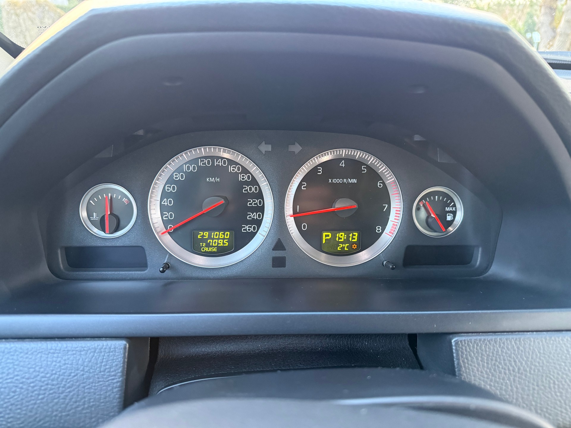 VOLVO XC90 V8 AWD Executive Geartronic-image-13