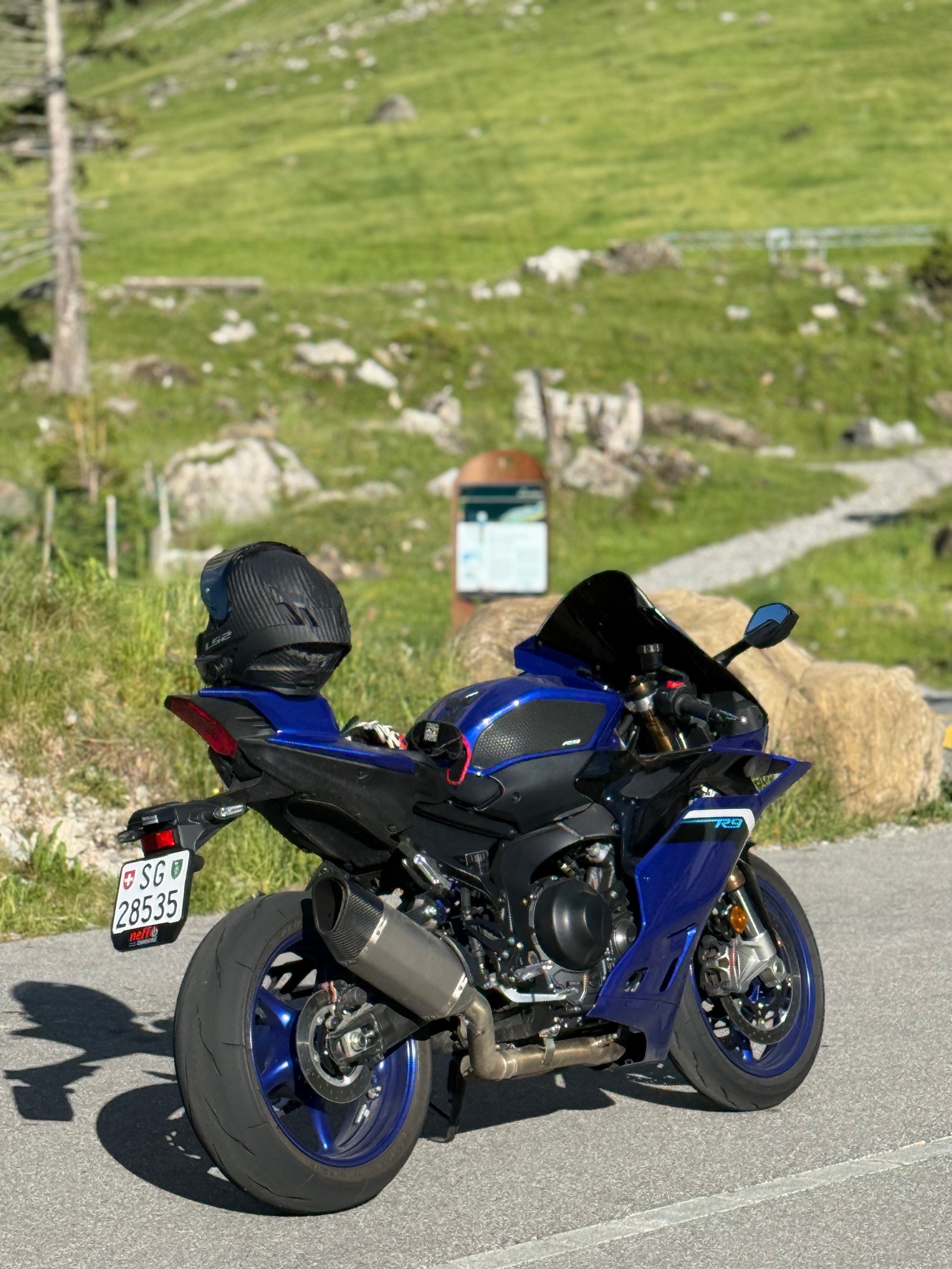 YAMAHA YZF R9-image-3