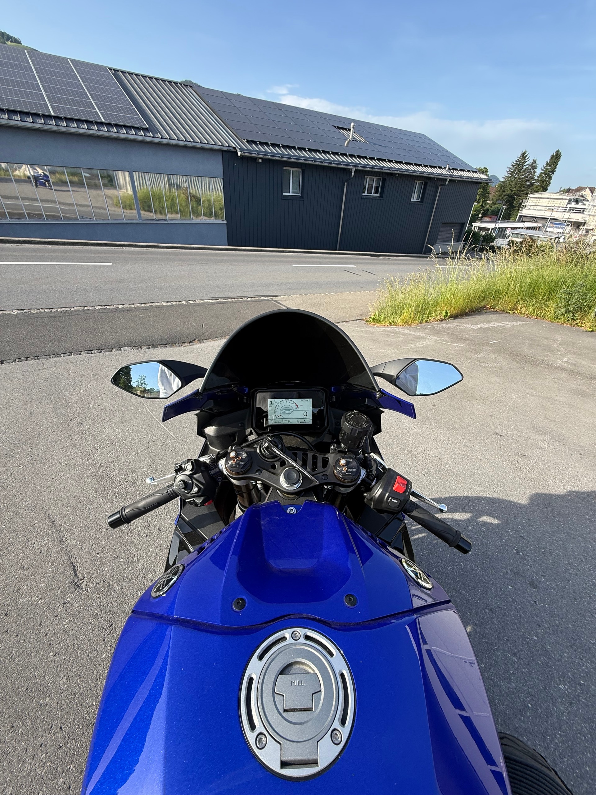 YAMAHA YZF R9-image-4