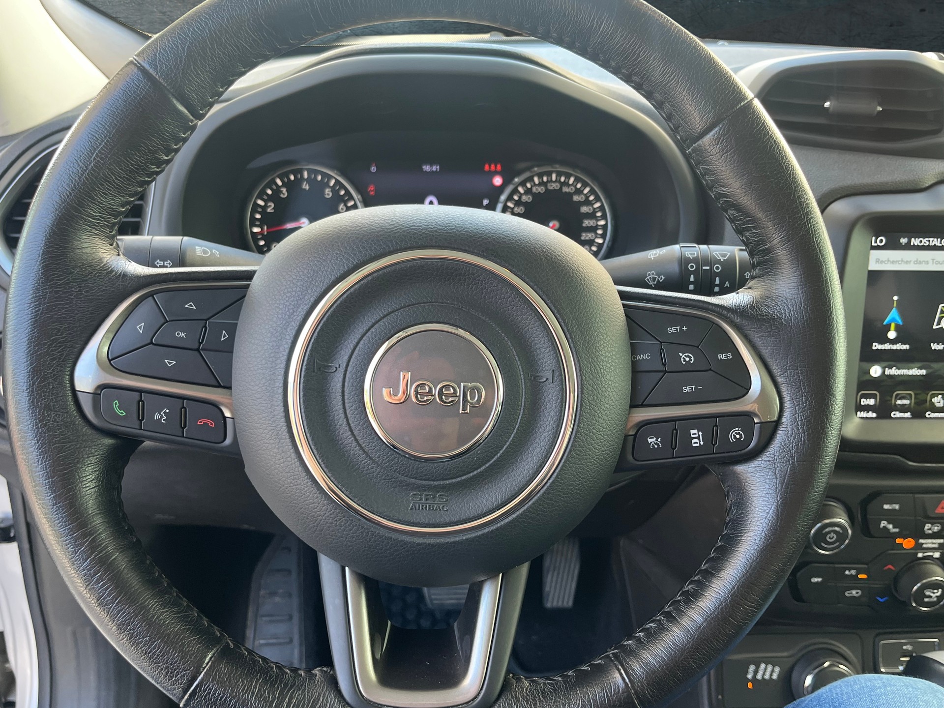 JEEP Renegade 1.3 Turbo Limited AWD-image-8