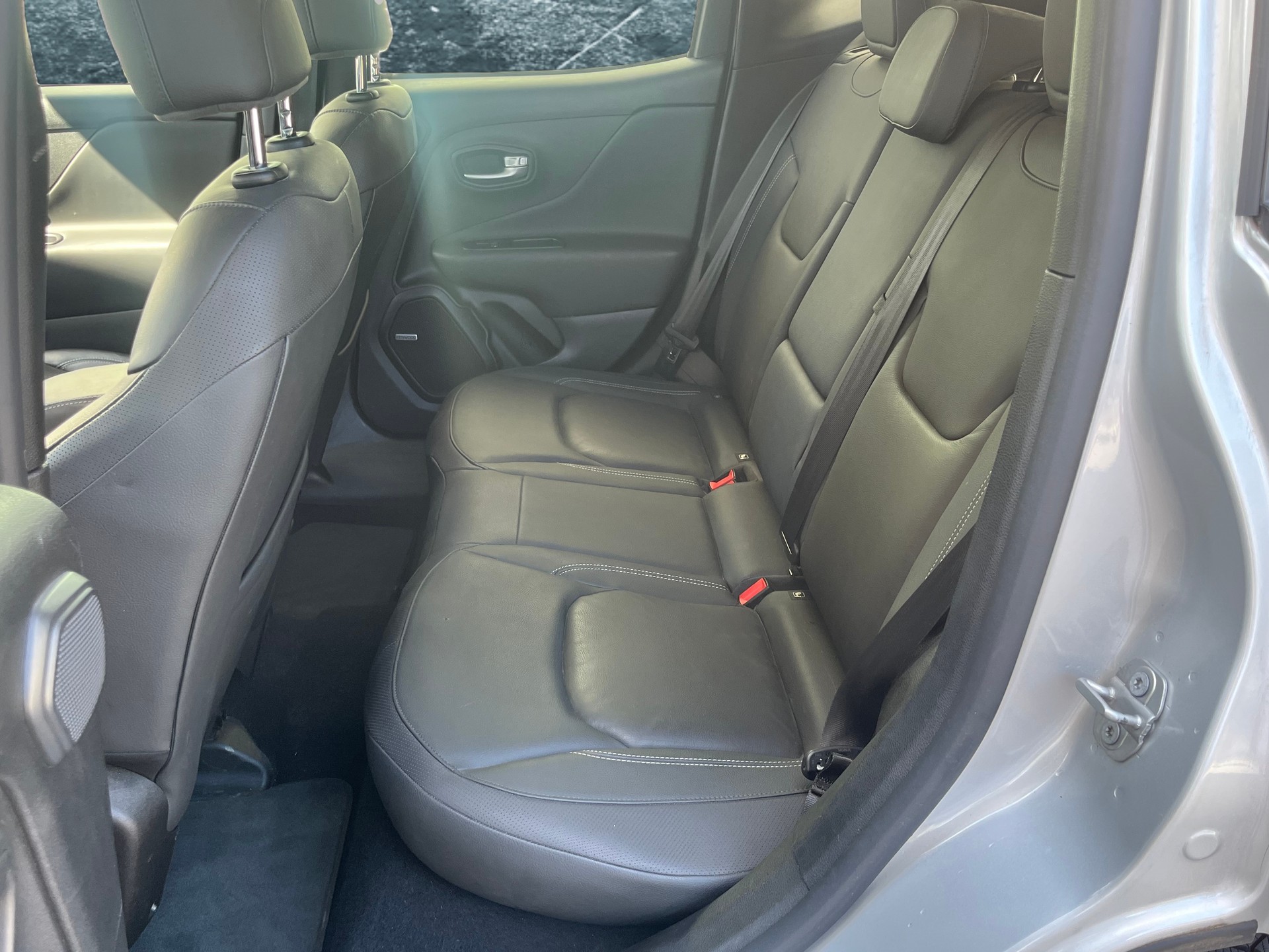 JEEP Renegade 1.3 Turbo Limited AWD-image-6