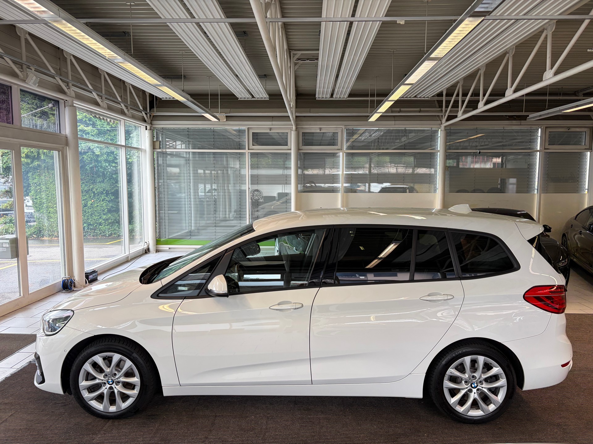 BMW 220d xDrive Gran Tourer | CH Fzg. | Driving Assistant Plus | Kamera | LED Scheinw. | HeadUp | Sportsitze |-image-24