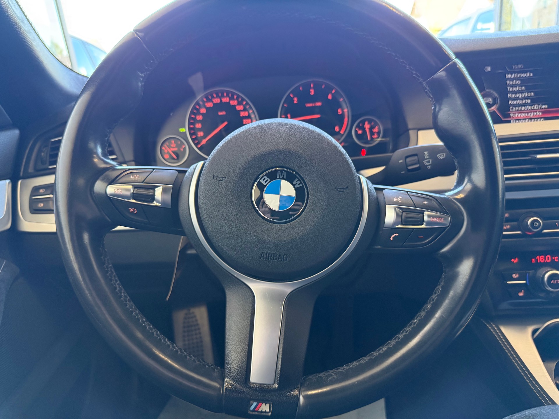 BMW 520d Touring xDrive Steptronic MSport-image-15