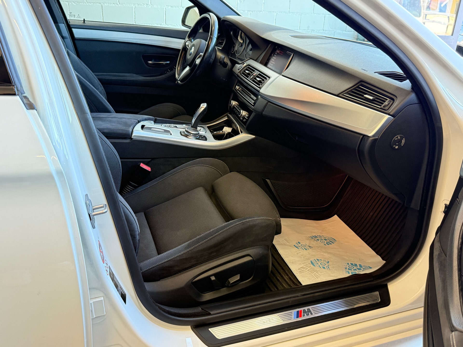 BMW 520d Touring xDrive Steptronic MSport-image-7
