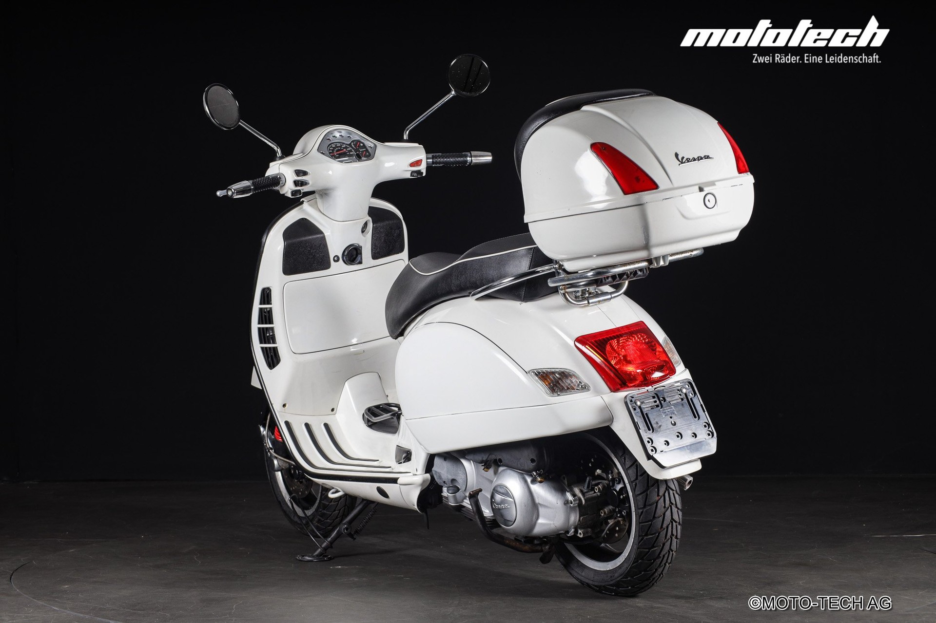 PIAGGIO Vespa GTS Super 300 i.e-image-3