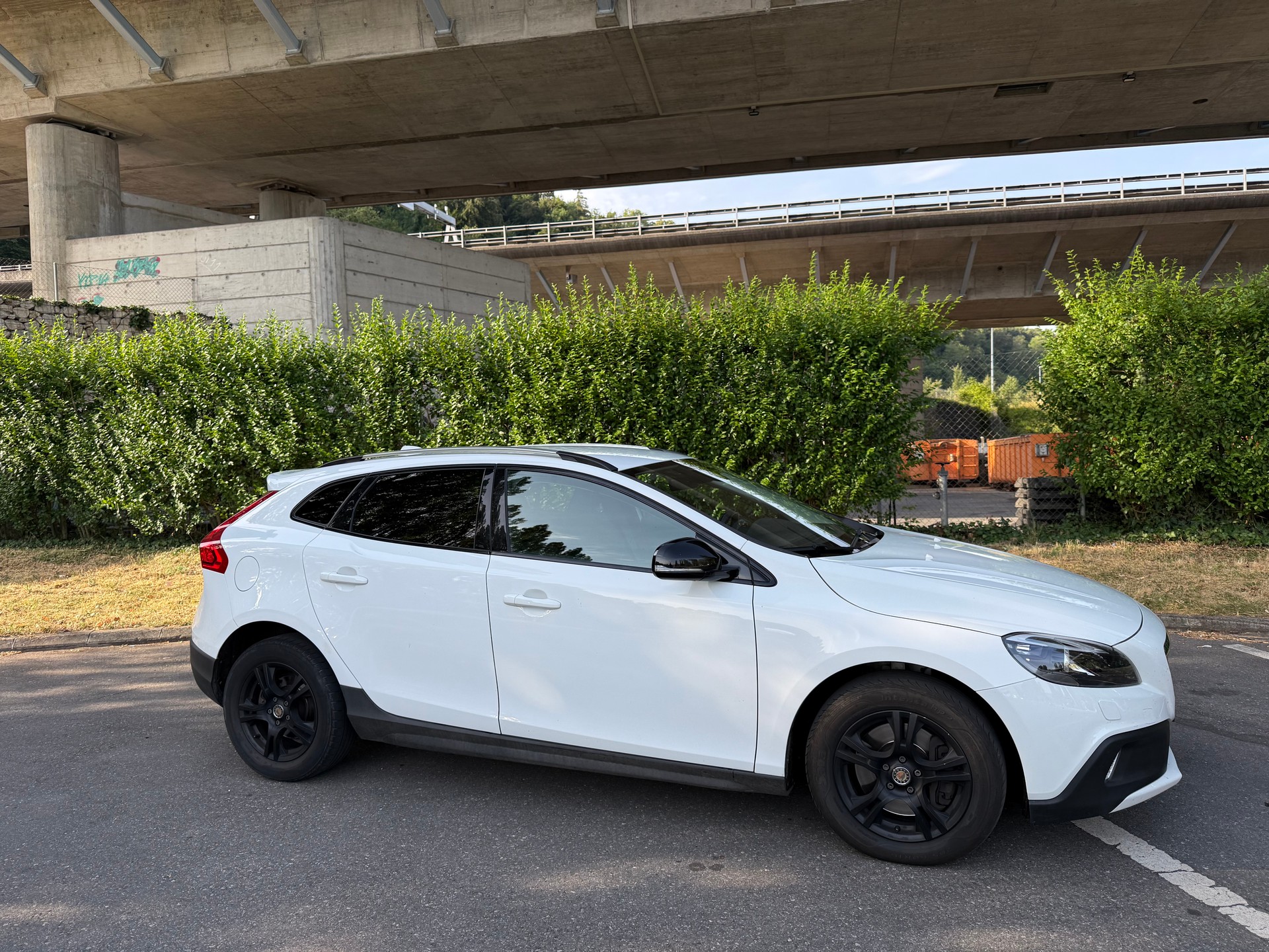 VOLVO V40 Cross Country T4 2.0 AWD Summum Geartronic-image-1