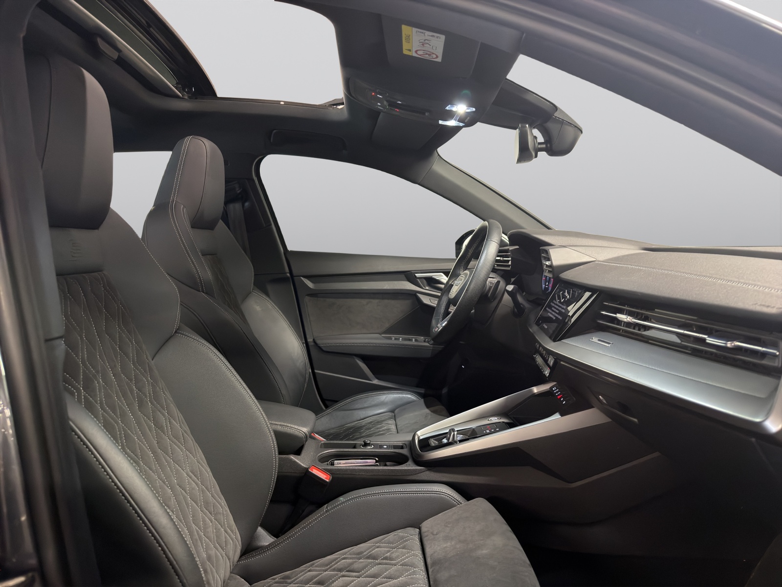 AUDI A3 Sportback 35 TFSI S line S-tronic-showroom-element-1