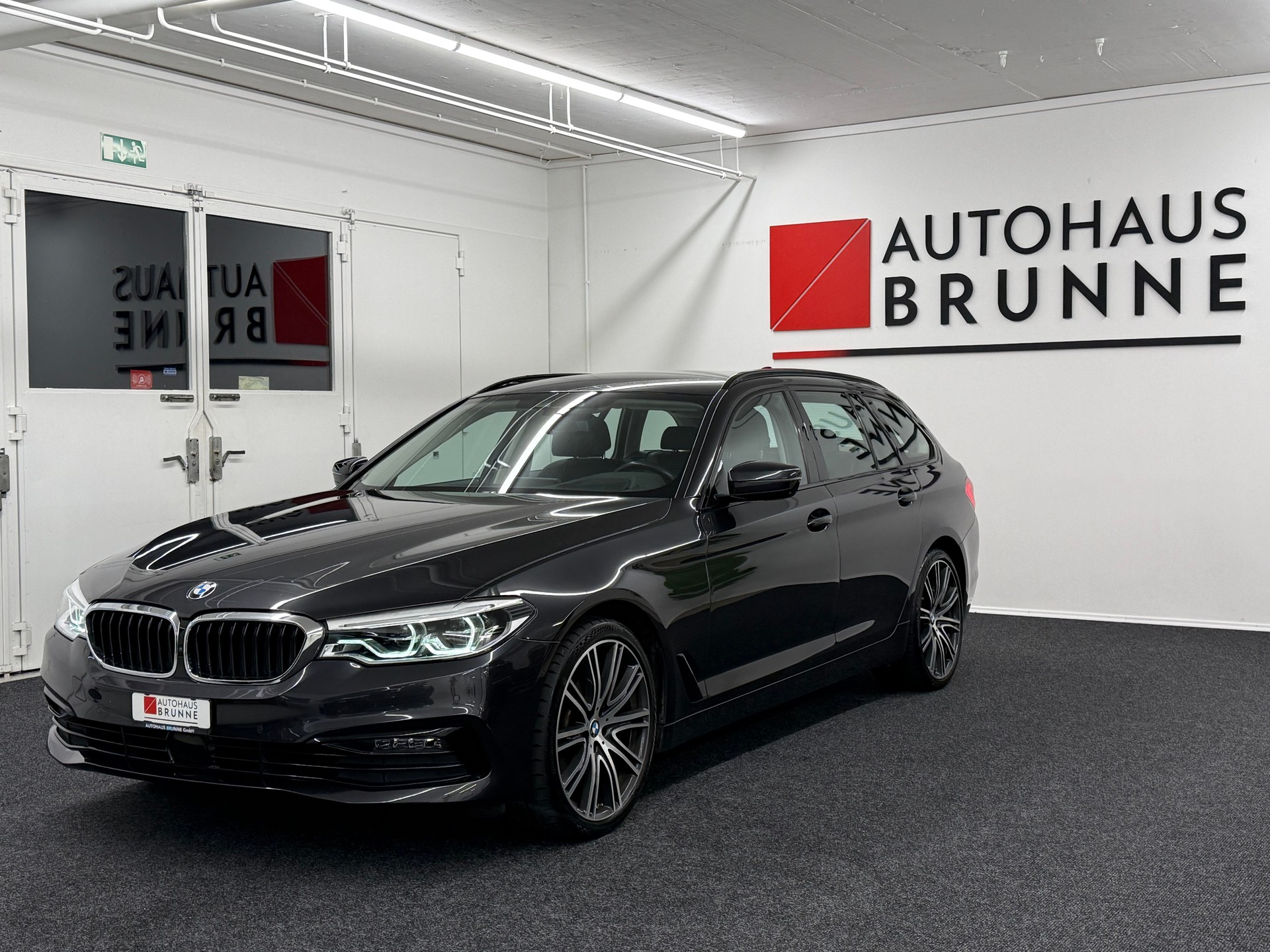 BMW 520d xDrive Touring Sport Line Steptronic