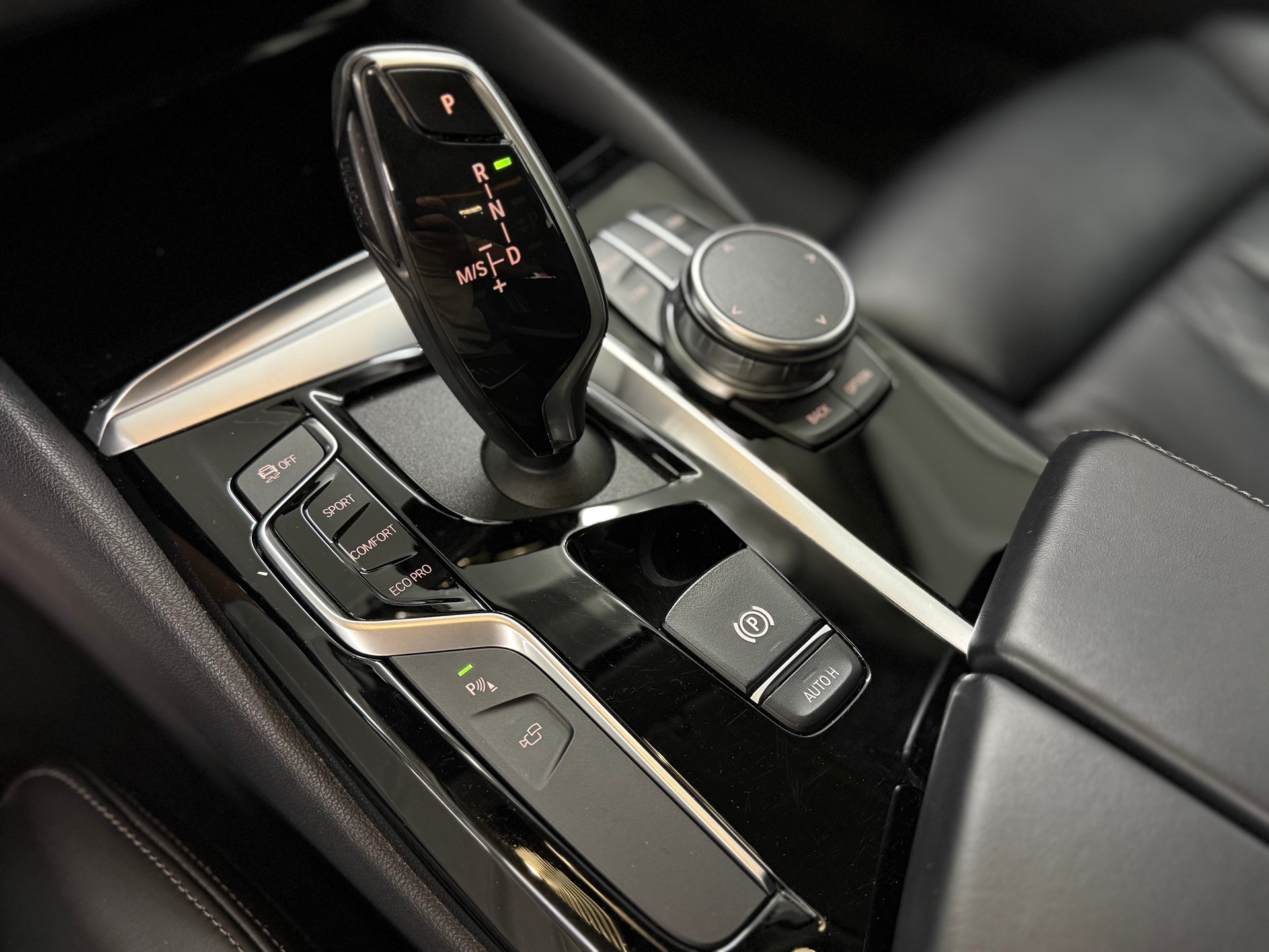 BMW 520d xDrive Touring Sport Line Steptronic-image-20