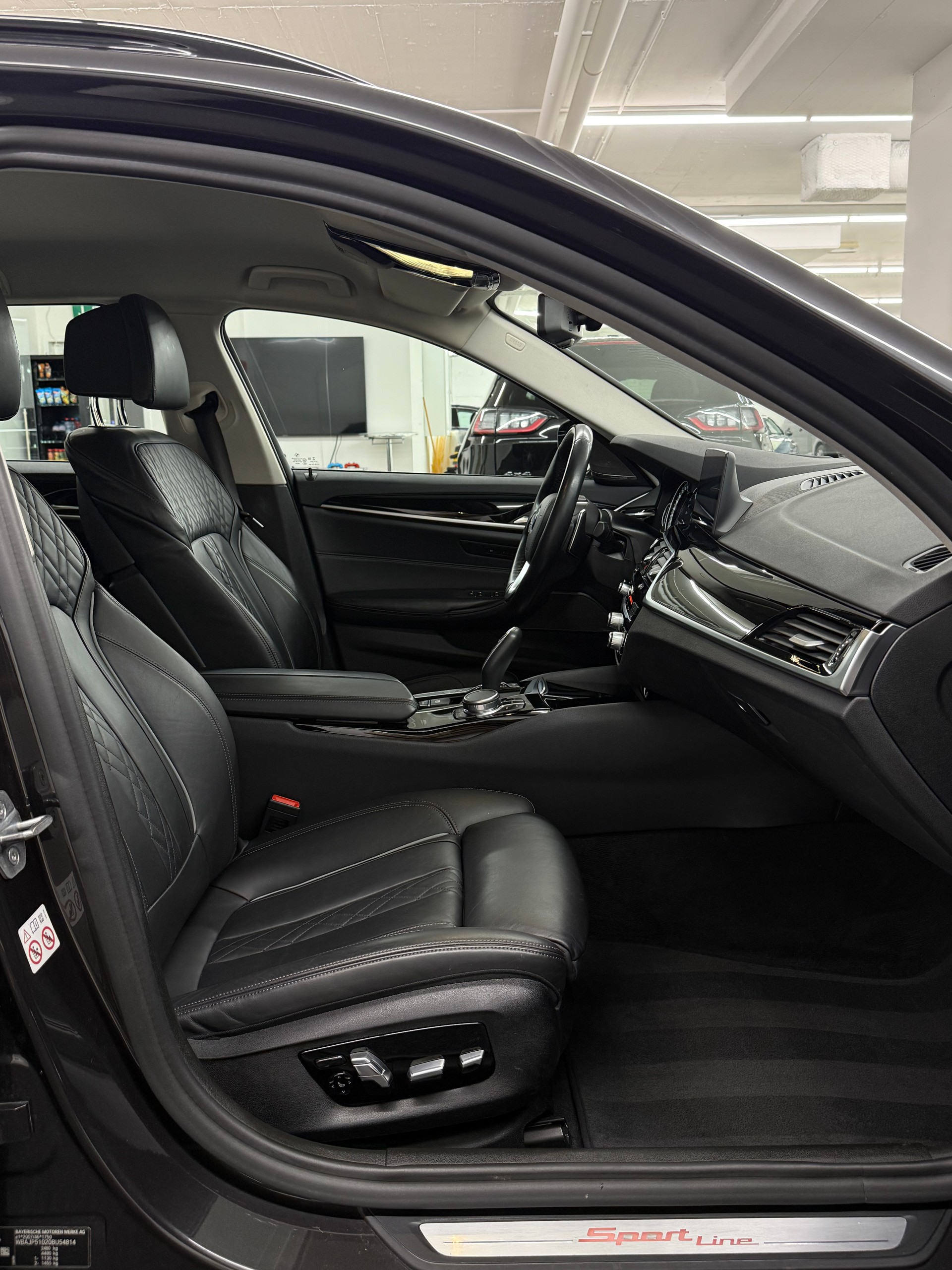 BMW 520d xDrive Touring Sport Line Steptronic-image-25