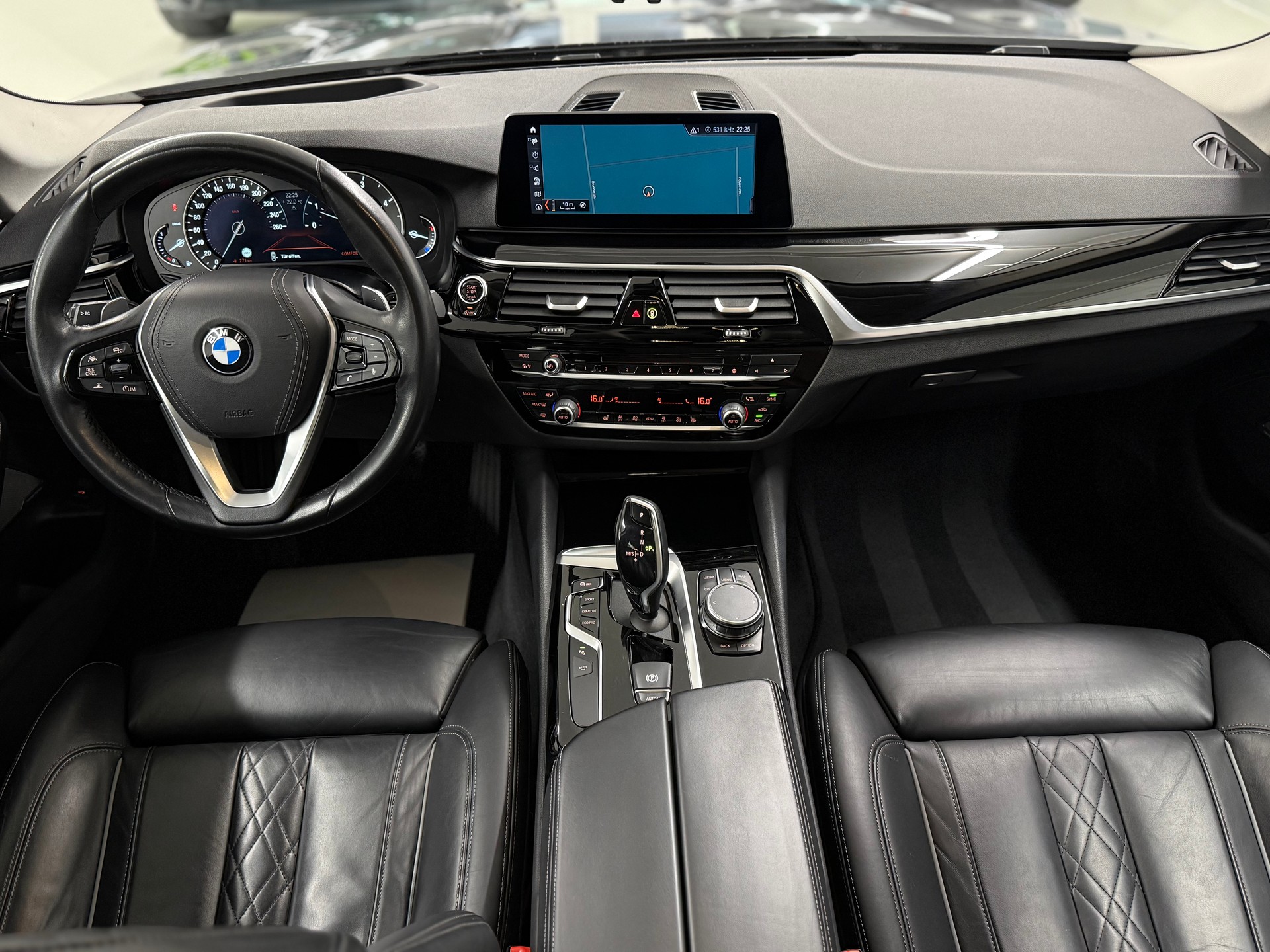BMW 520d xDrive Touring Sport Line Steptronic-image-15