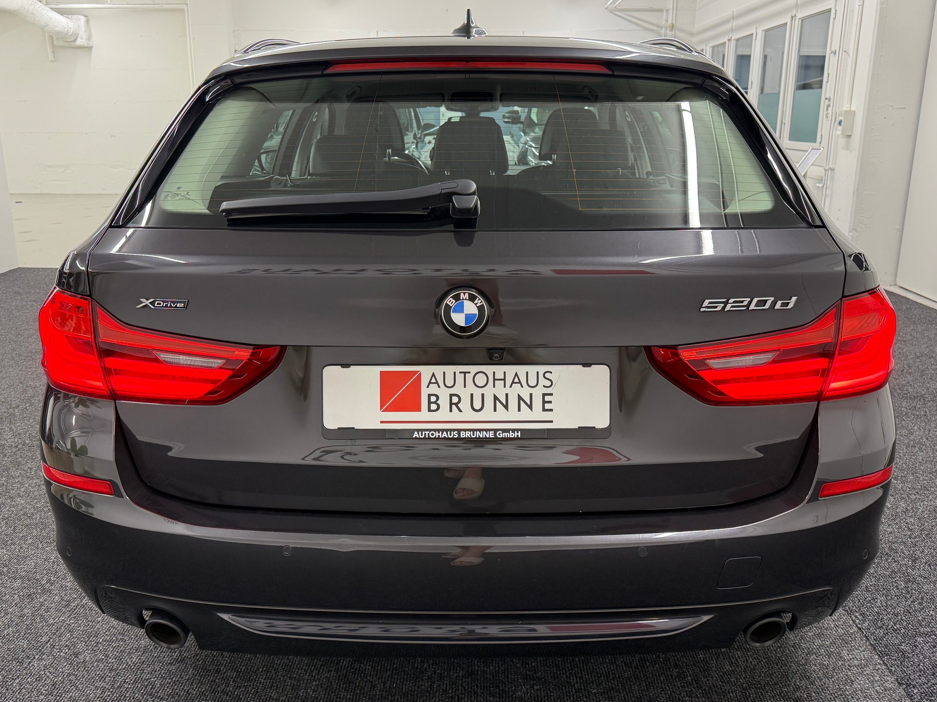 BMW 520d xDrive Touring Sport Line Steptronic-image-5