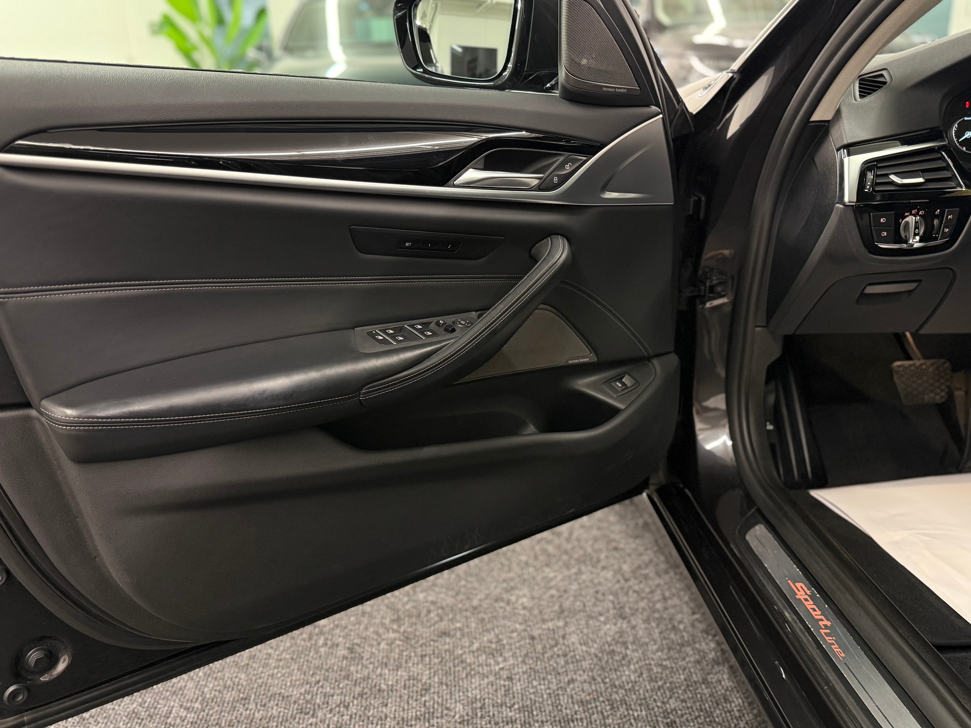 BMW 520d xDrive Touring Sport Line Steptronic-image-29