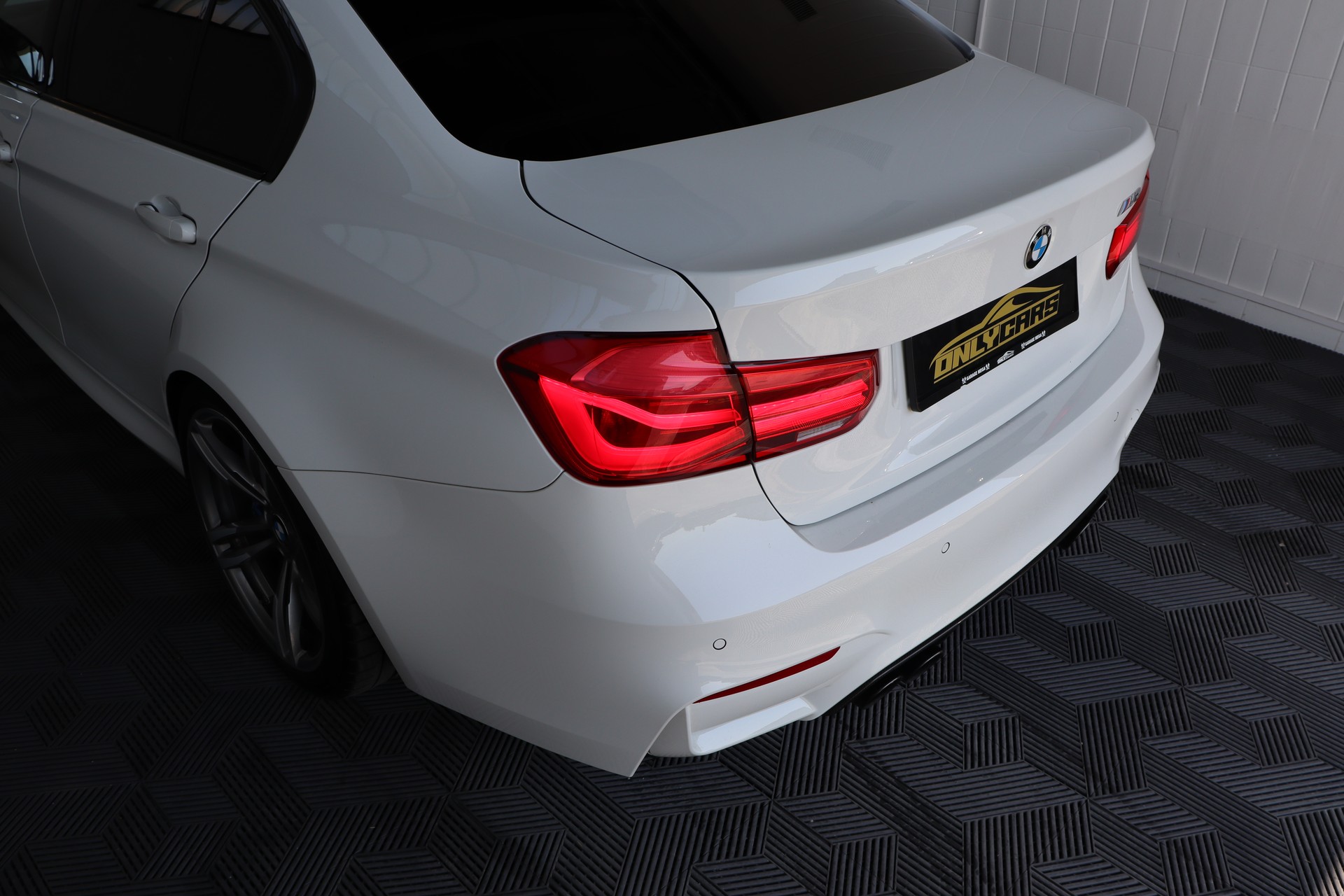 BMW M3-image-8