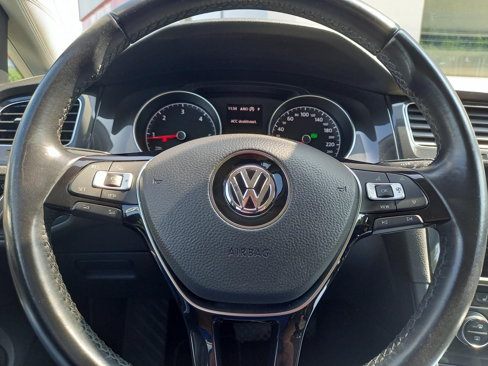 VW Golf 2.0 TDI Comfortline 4Motion DSG-image-5