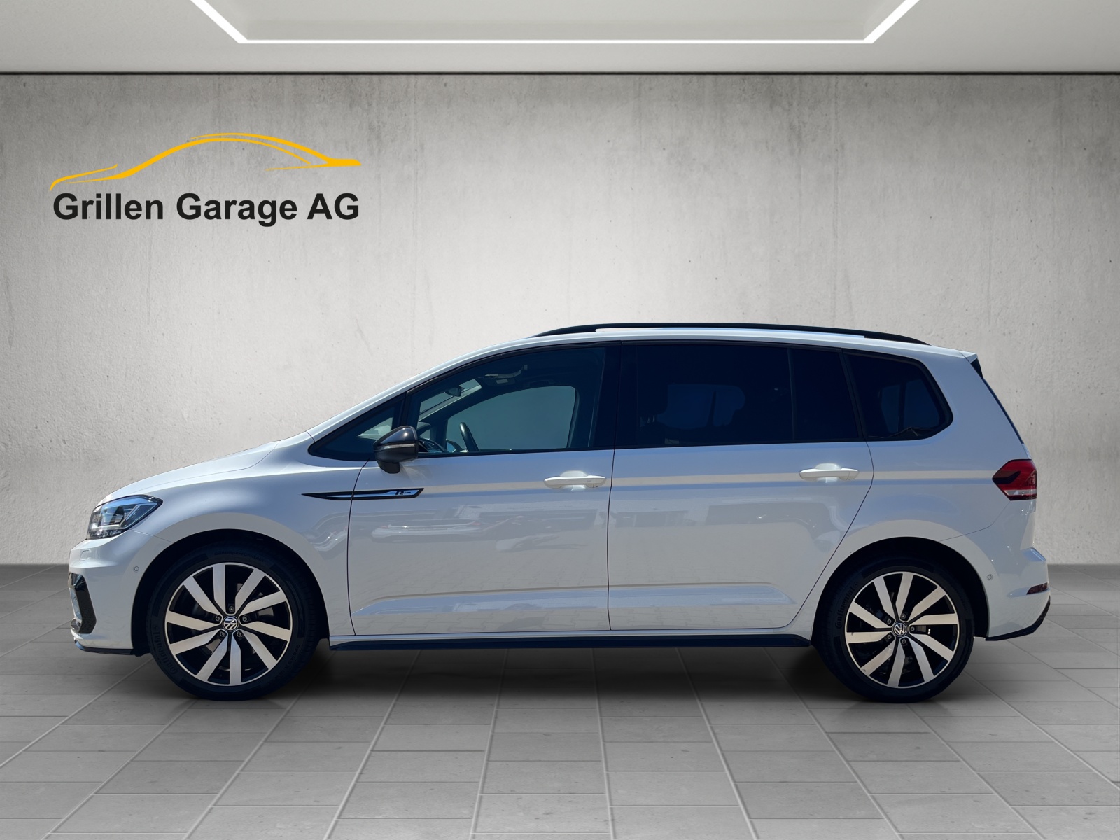 VW Touran 2.0 TDI SCR R-Line DSG-showroom-element-1
