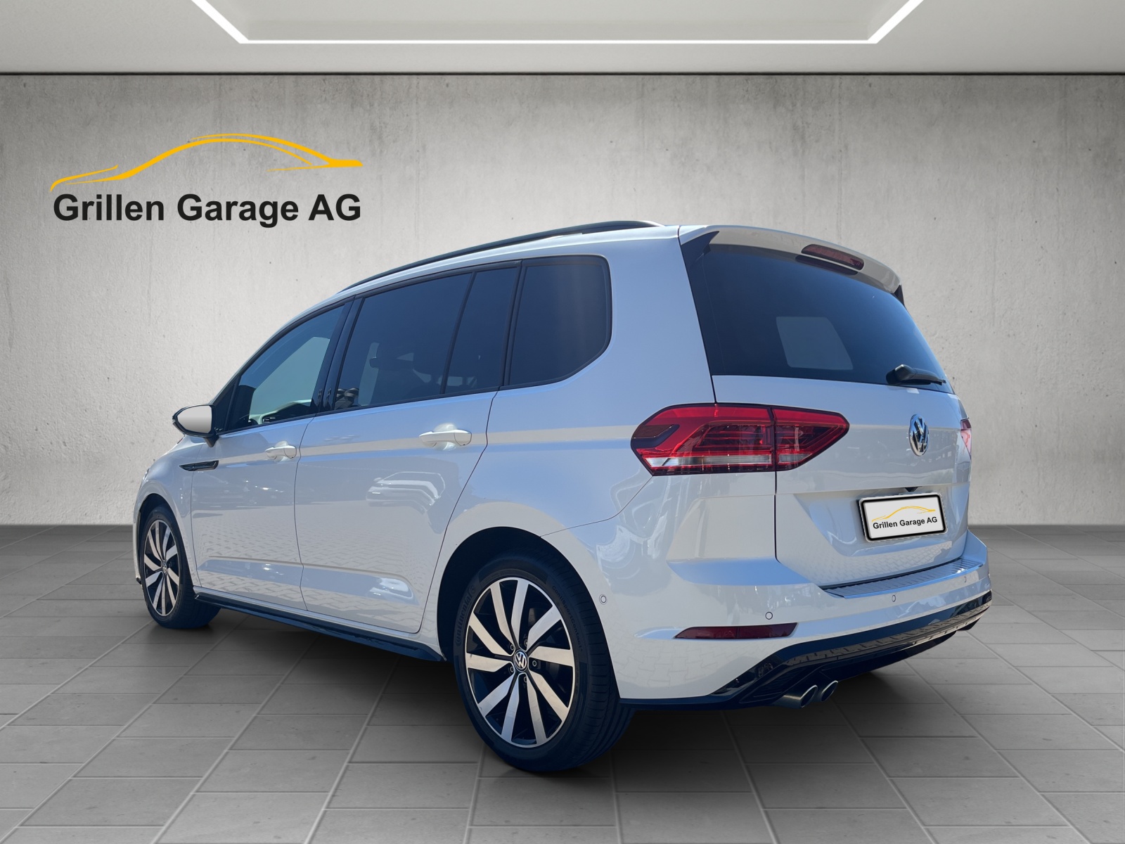 VW Touran 2.0 TDI SCR R-Line DSG-showroom-element-2