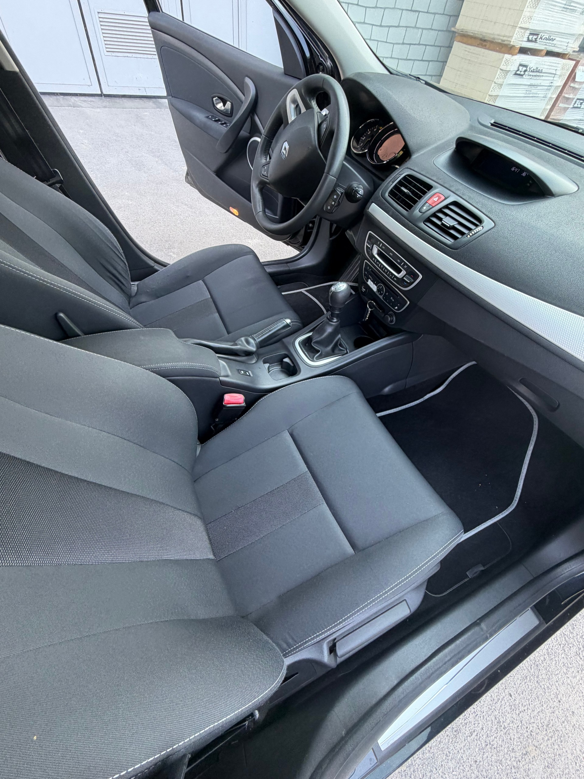 RENAULT Mégane 1.9 dCi Expression-image-12