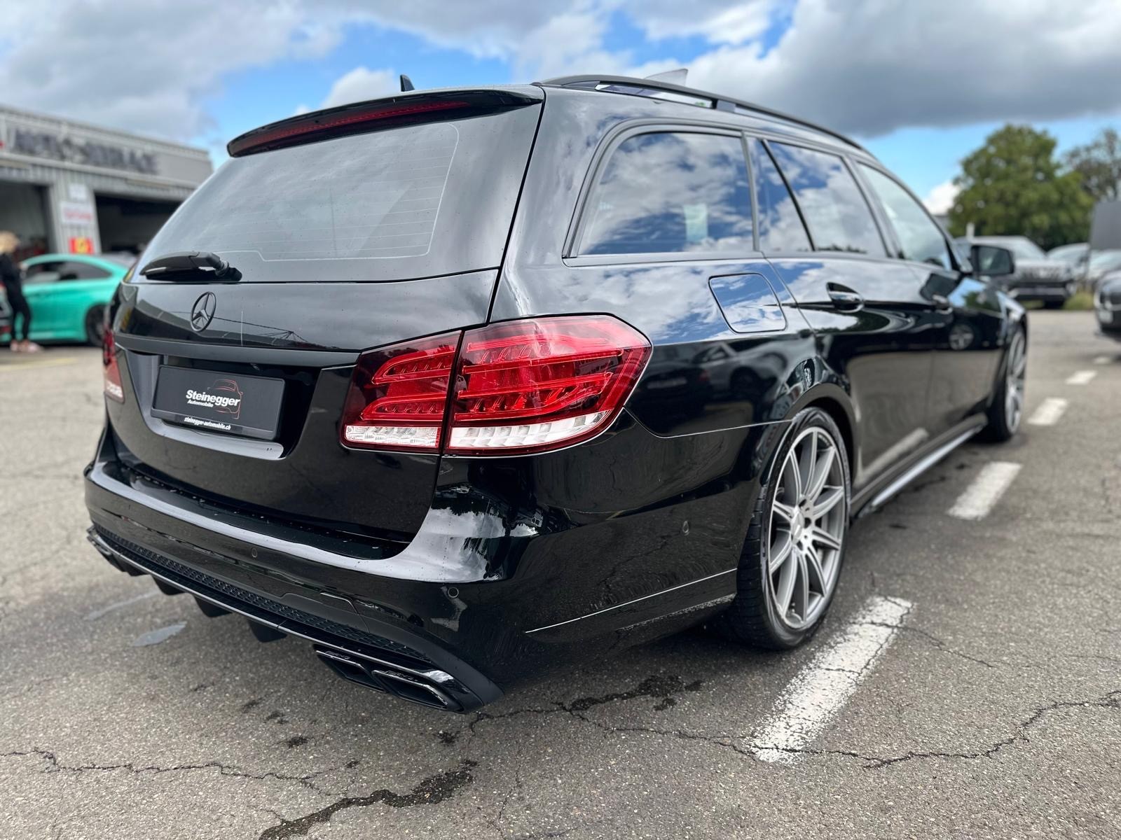 MERCEDES-BENZ E 63 AMG 4Matic Speedshift ° All Black ° KW Gewindefahrwerk °-image-10