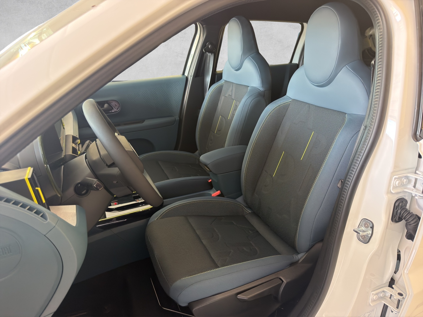 FIAT Grande Panda 1.2 Hybrid Icon-image-7