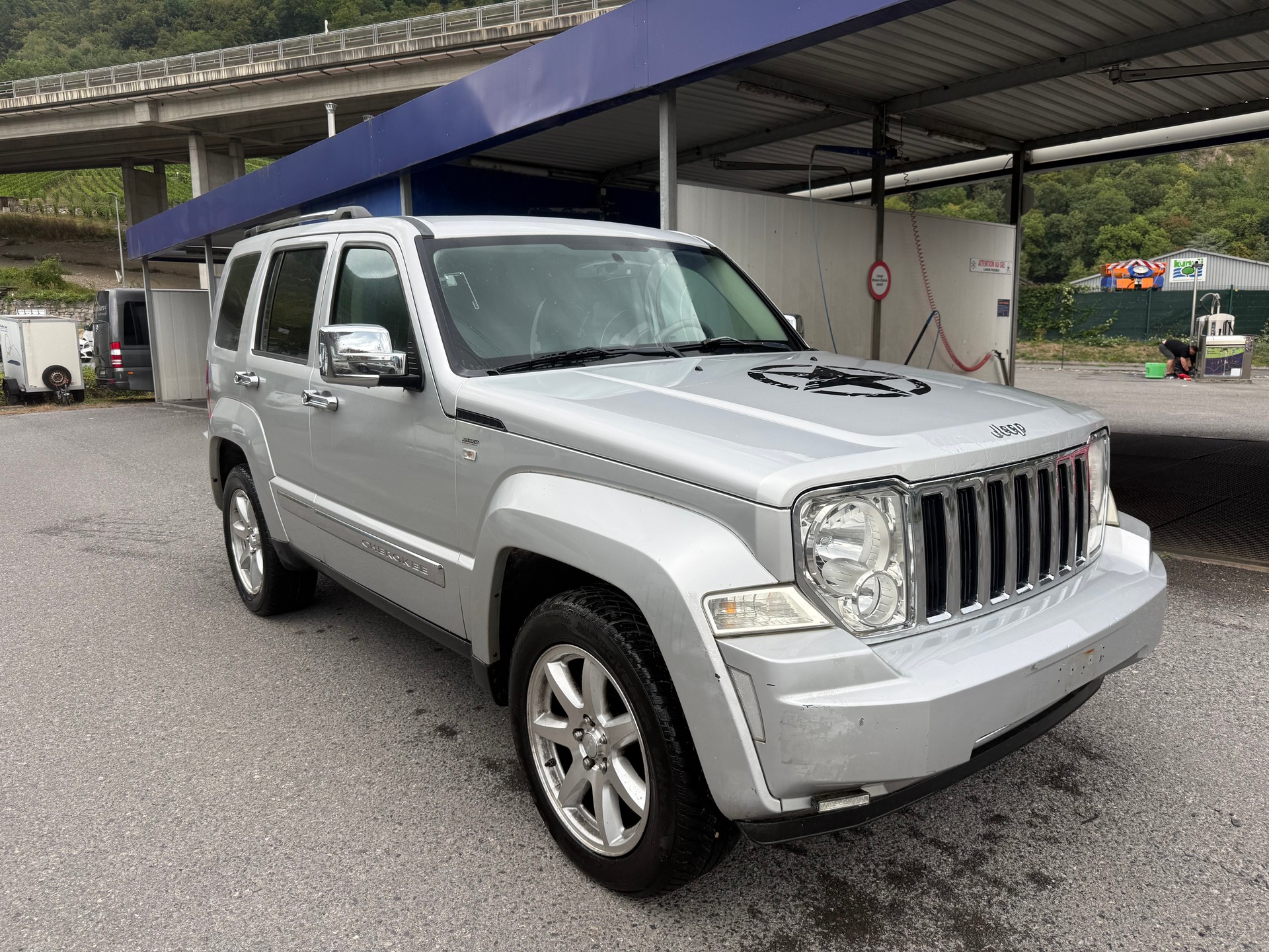 JEEP Cherokee 3.7 V6 Limited Automatic-showroom-element-1