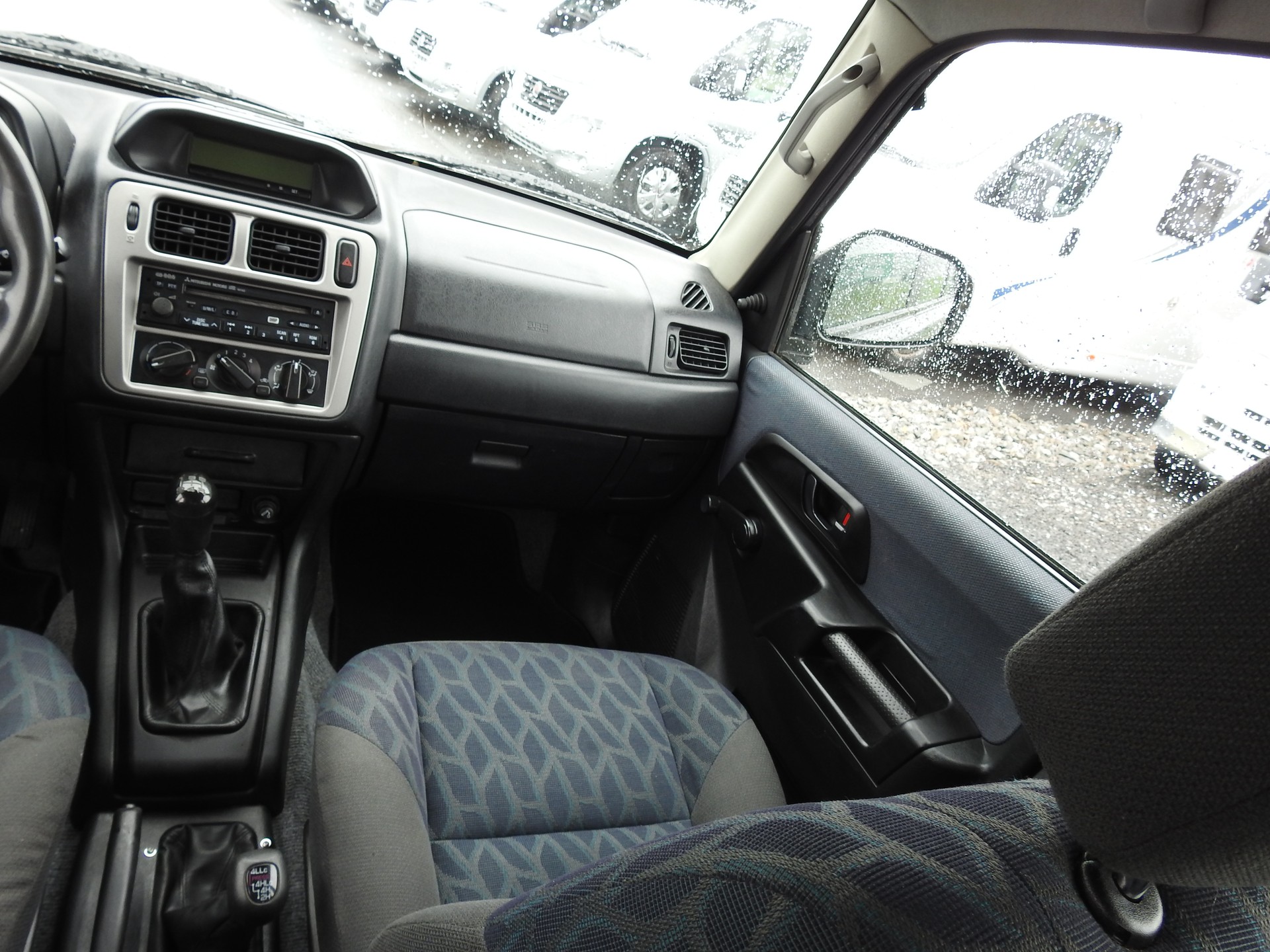MITSUBISHI Pajero Pinin 2.0 Country-image-19
