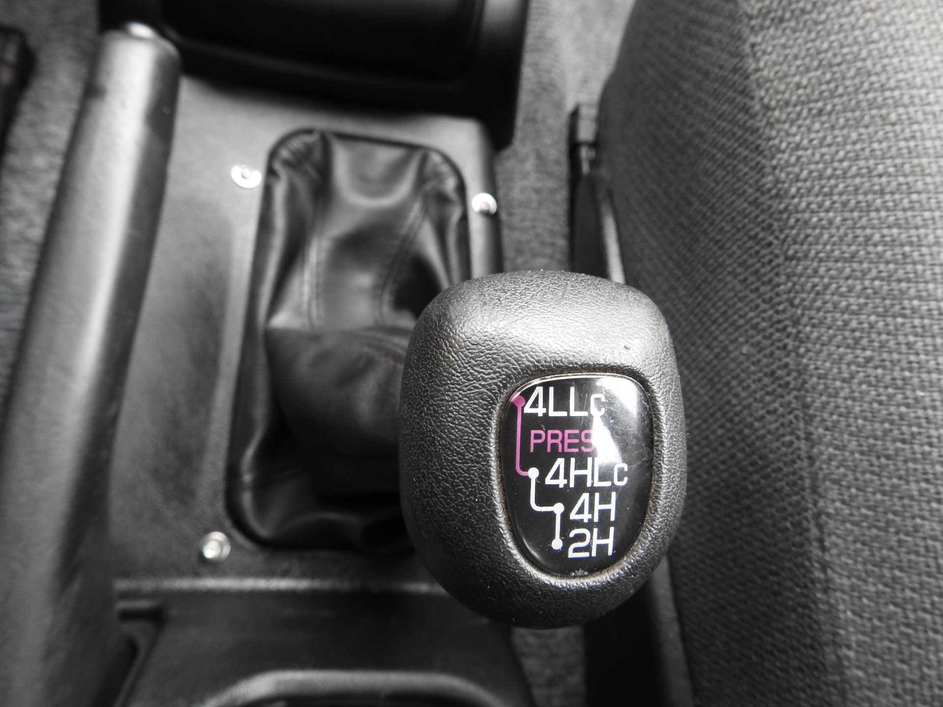 MITSUBISHI Pajero Pinin 2.0 Country-image-22