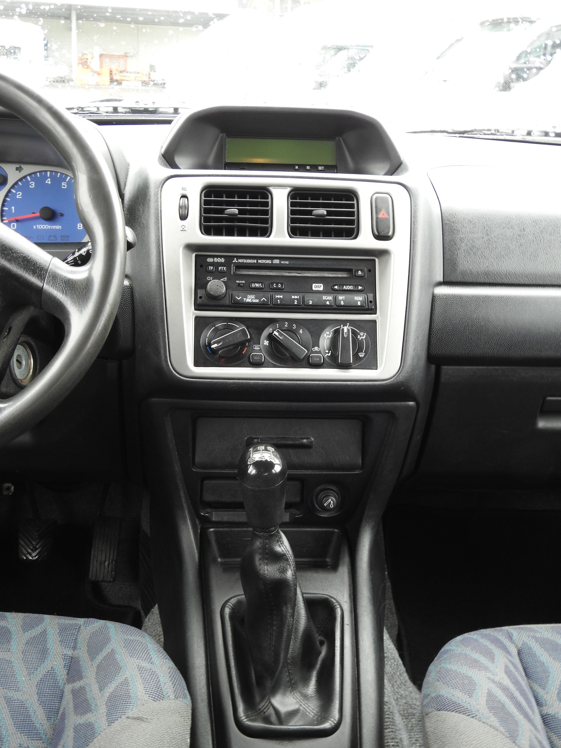 MITSUBISHI Pajero Pinin 2.0 Country-image-18