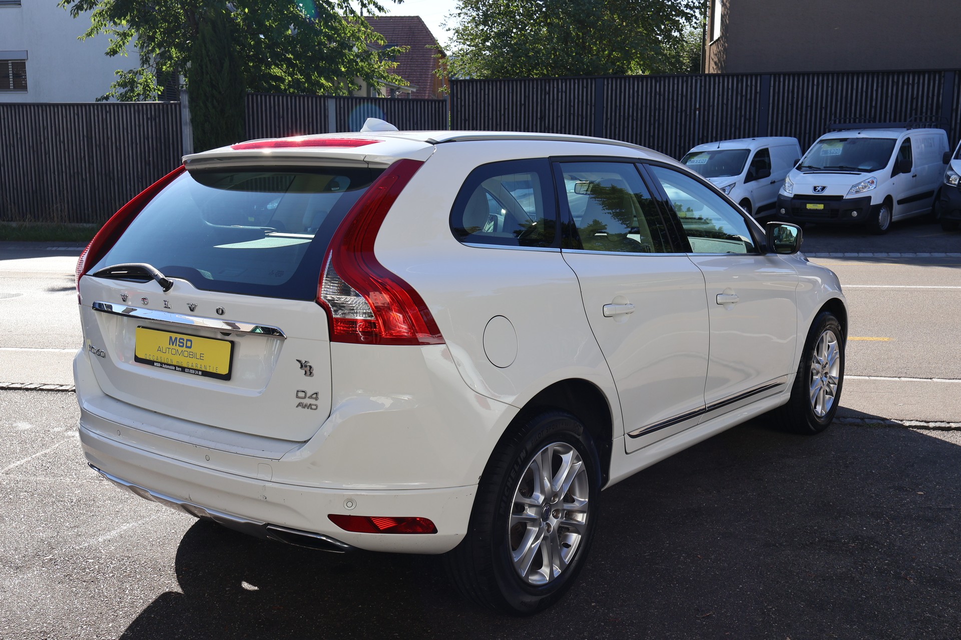 VOLVO XC60 D4 AWD R-Design-image-5