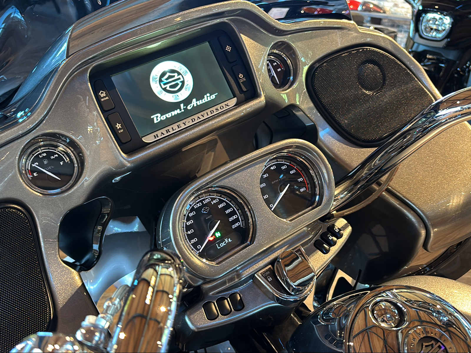 HARLEY-DAVIDSON FLTRUSE Road Glide Ultra ABS CVO-image-6