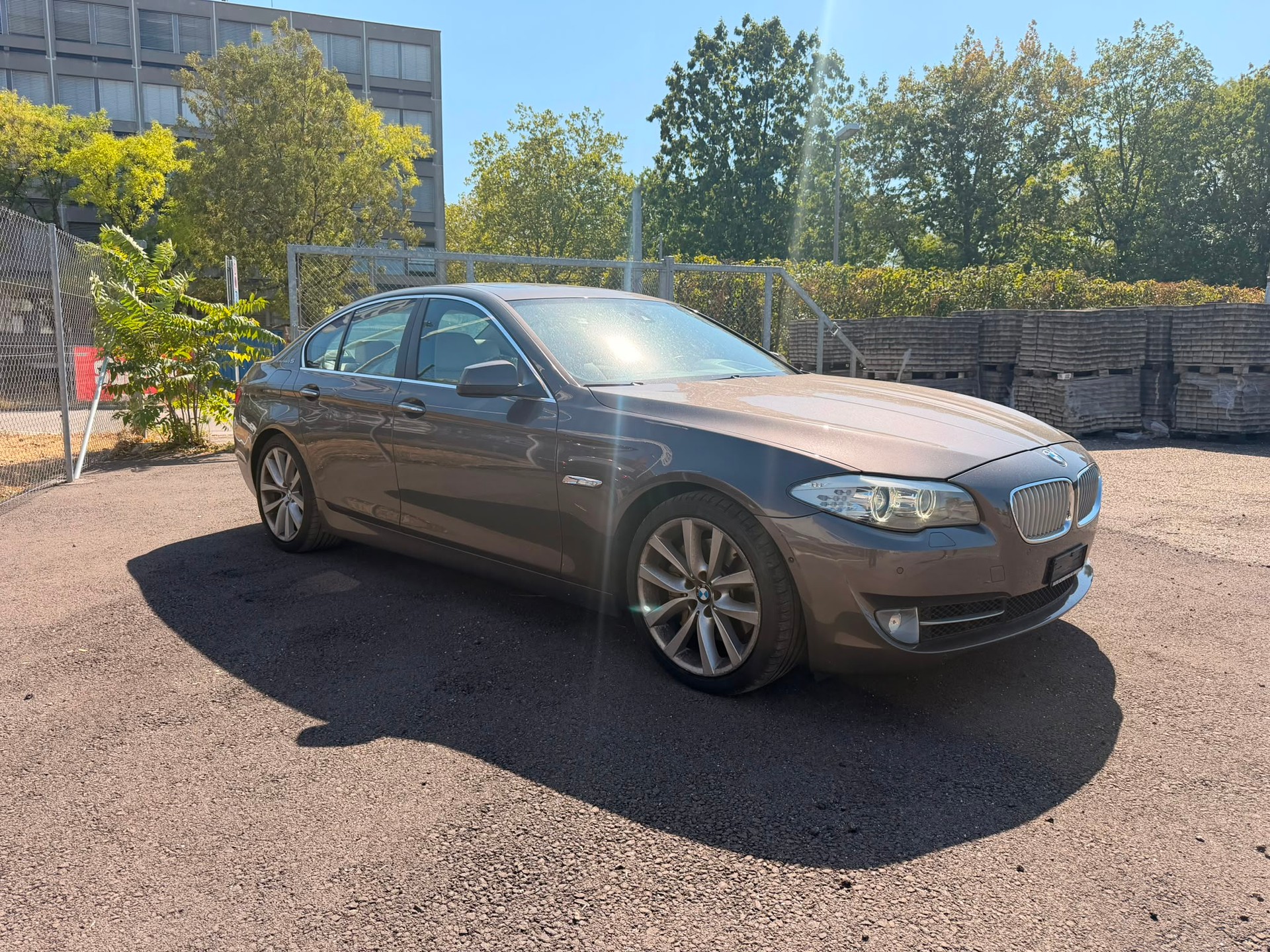BMW ActiveHybrid 5 Steptronic-image-1