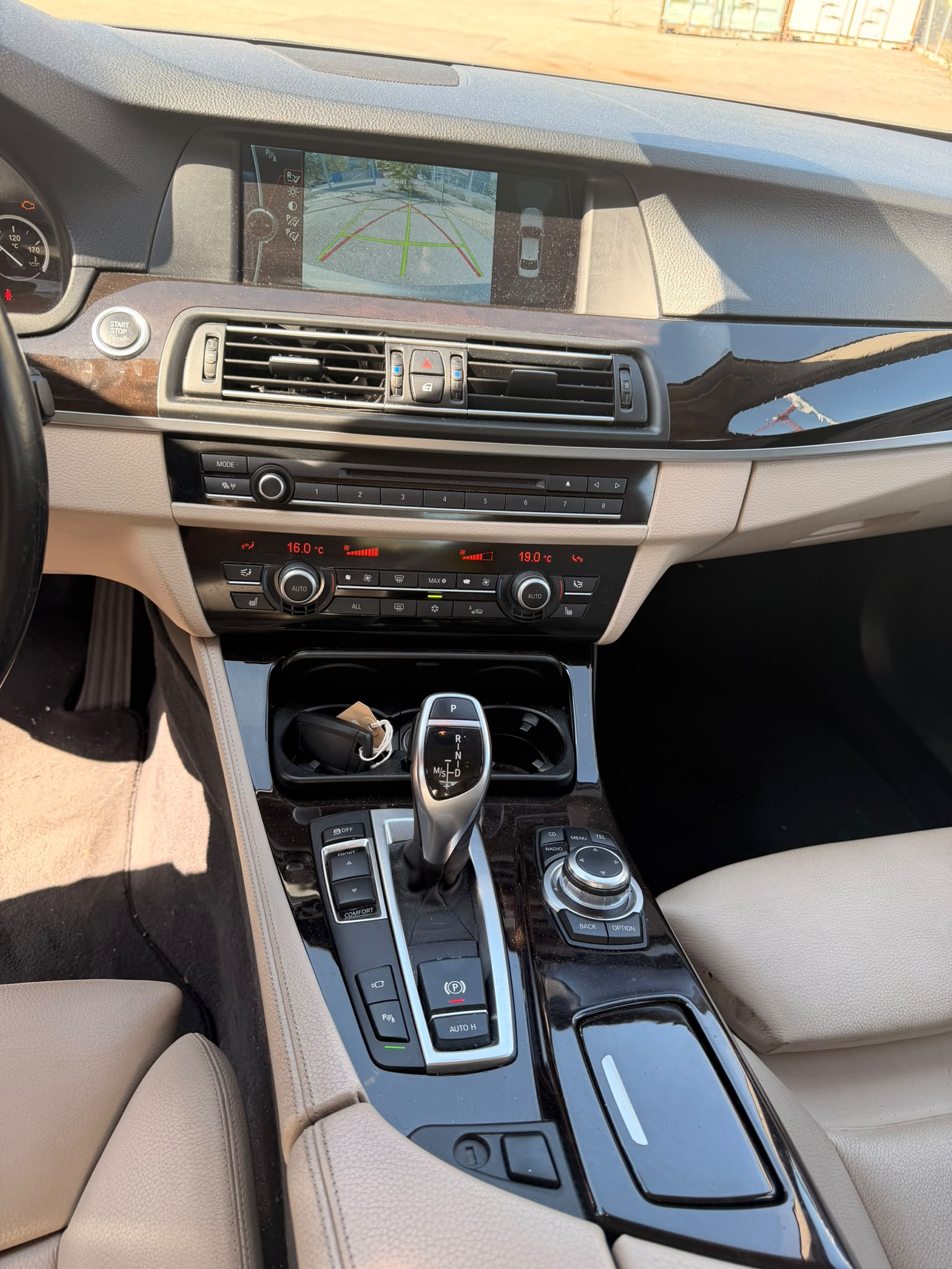BMW ActiveHybrid 5 Steptronic-image-7