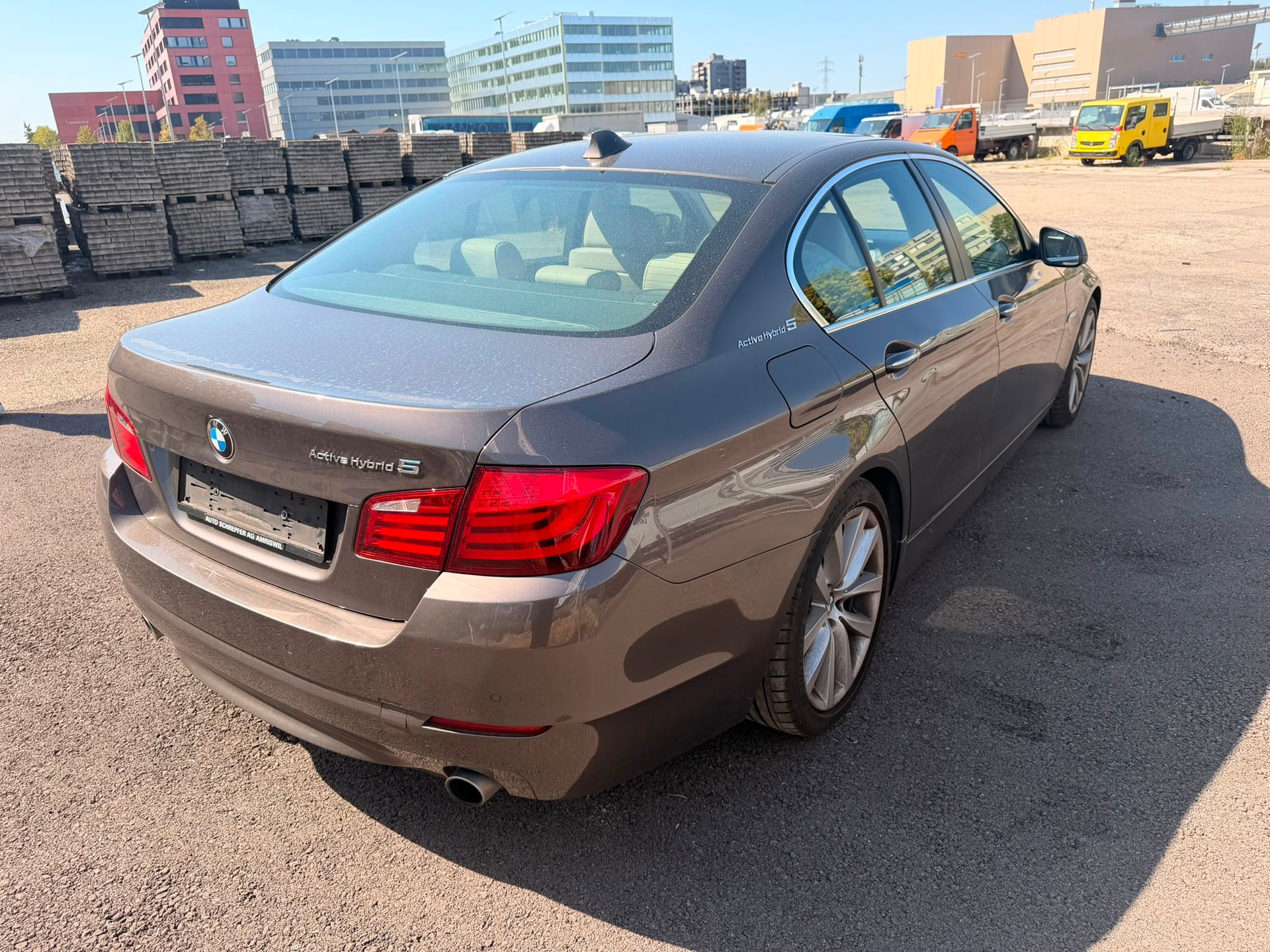 BMW ActiveHybrid 5 Steptronic-image-3