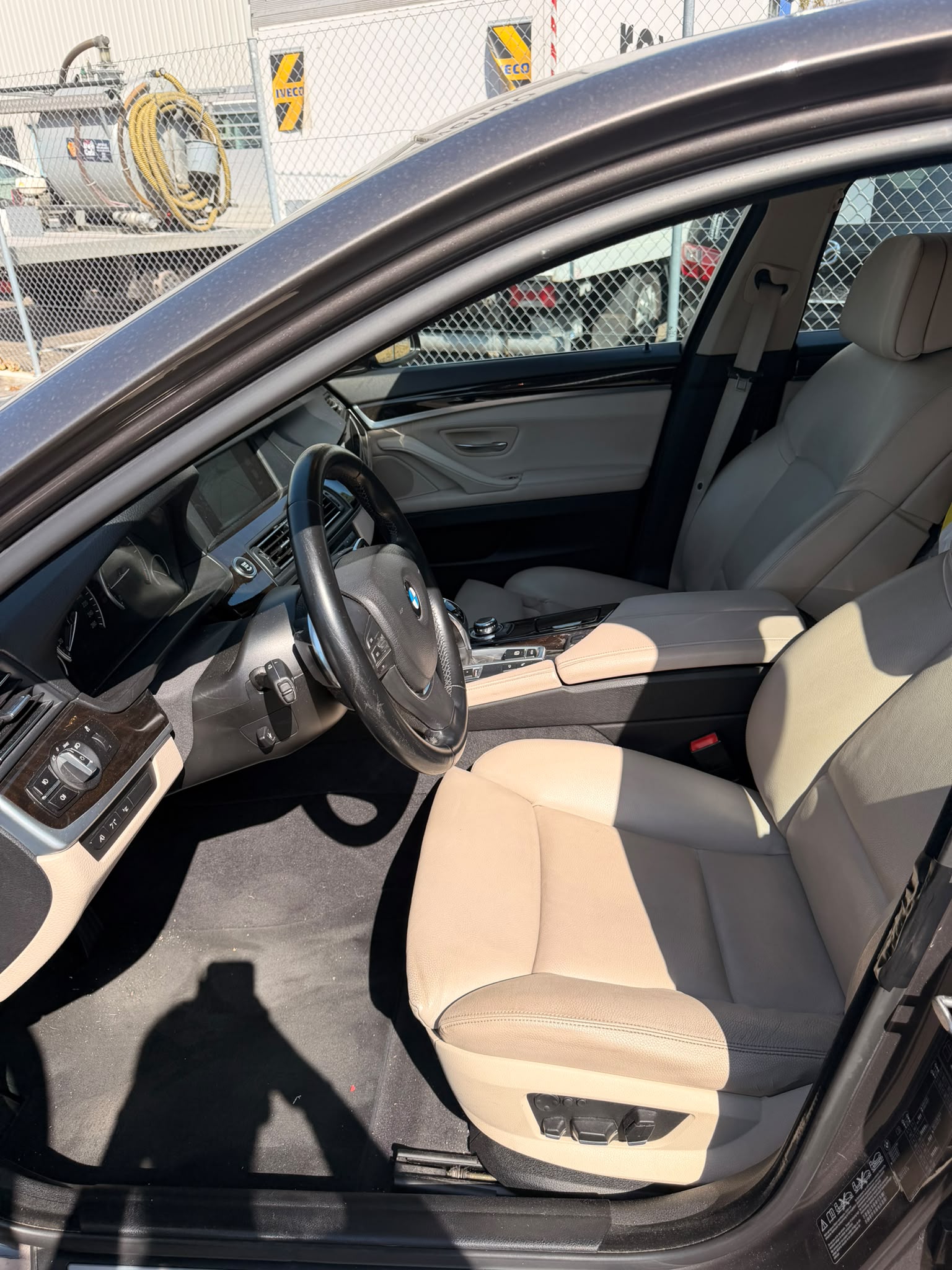 BMW ActiveHybrid 5 Steptronic-image-8