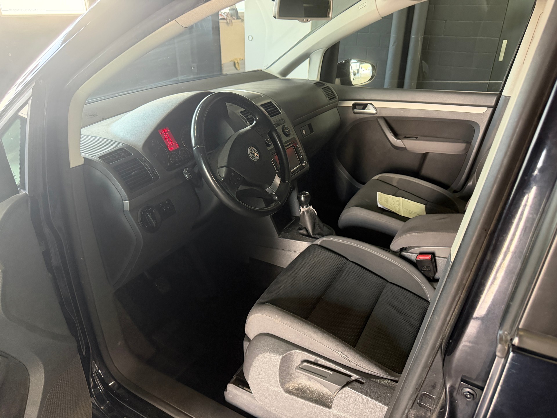 VW Touran 1.4 TSI Conceptline mit Garantiepaket möglich-showroom-element-2