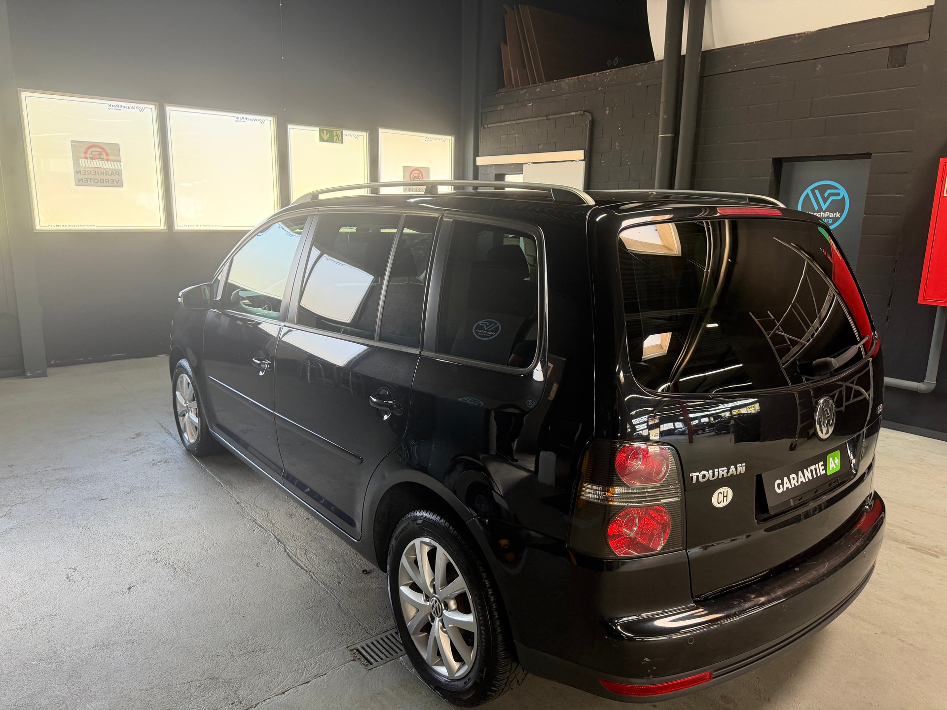 VW Touran 1.4 TSI Conceptline mit Garantiepaket möglich-showroom-element-1