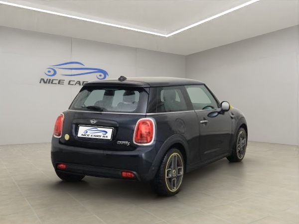 MINI Cooper SE-showroom-element-3