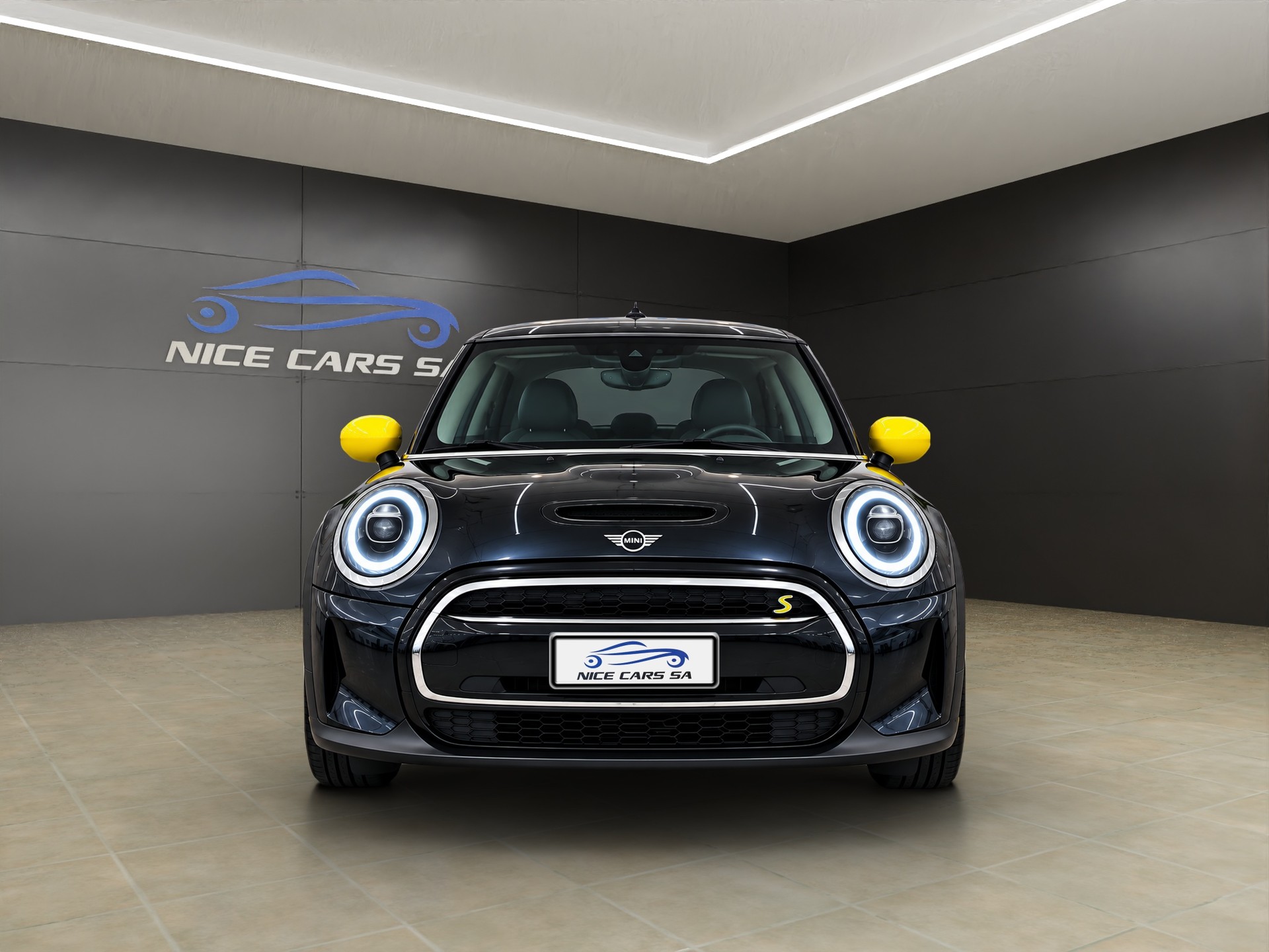 MINI Cooper SE-showroom-element-2