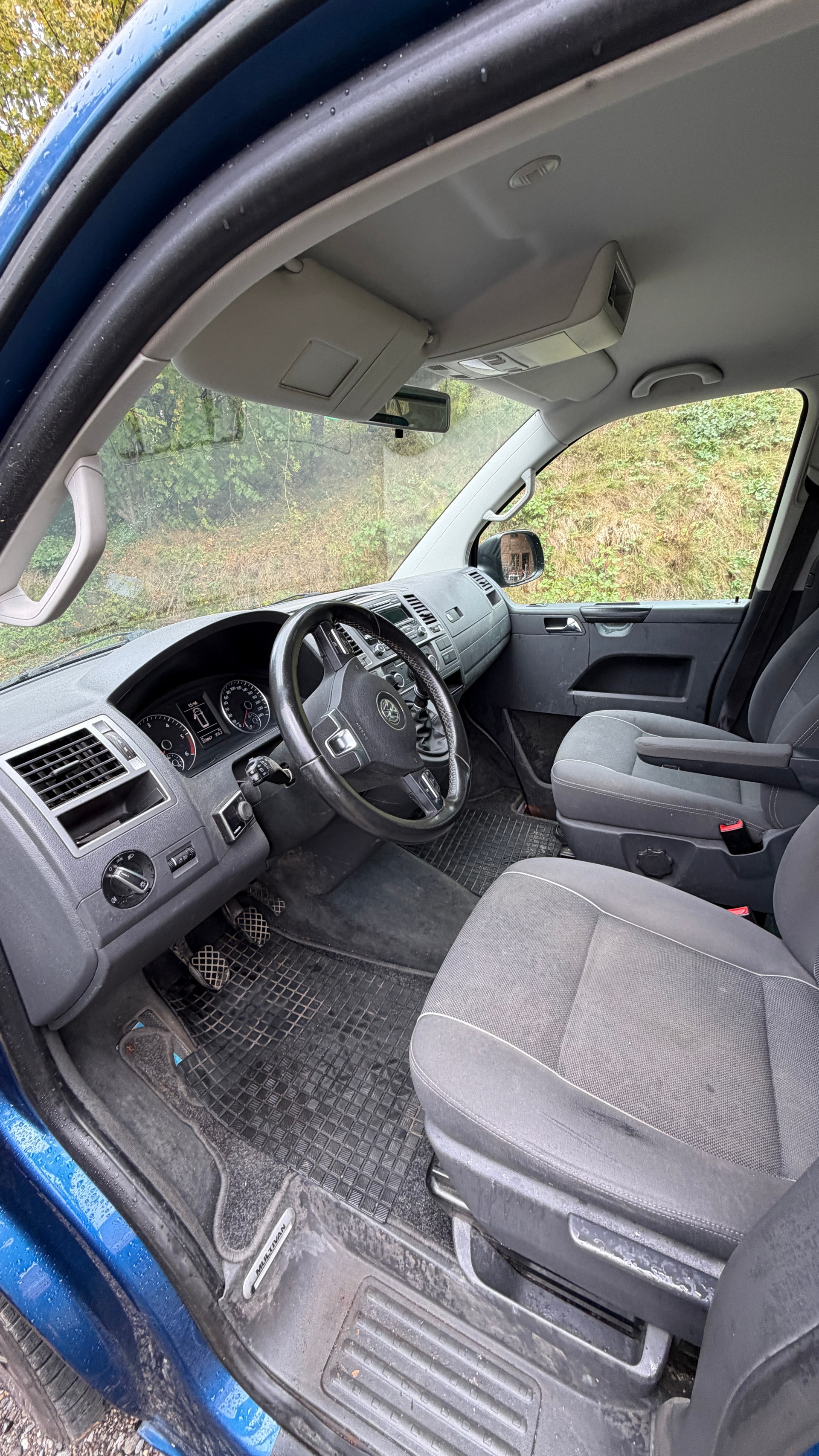 VW Multivan 2.0 TDI CR Startline 4Motion-image-8