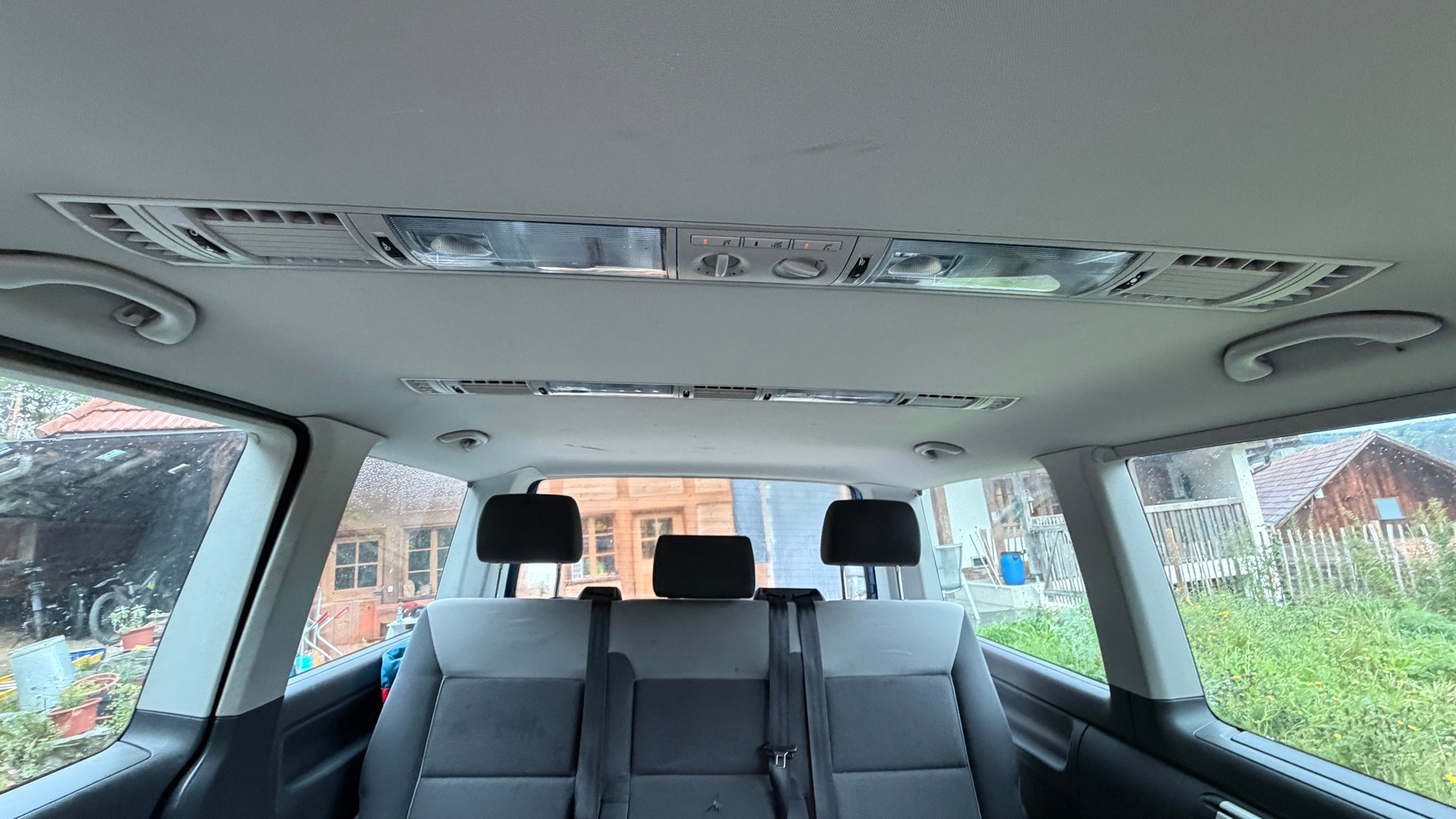 VW Multivan 2.0 TDI CR Startline 4Motion-image-10