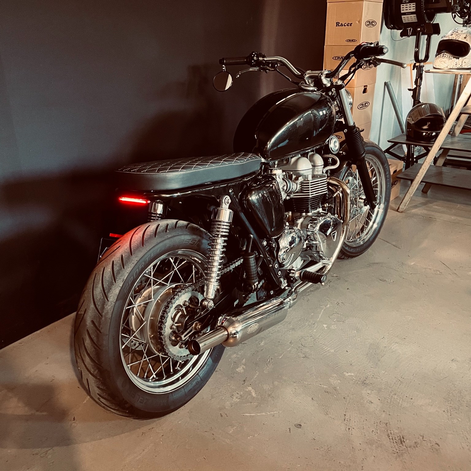 TRIUMPH Bonneville 900 i T 100-image-4