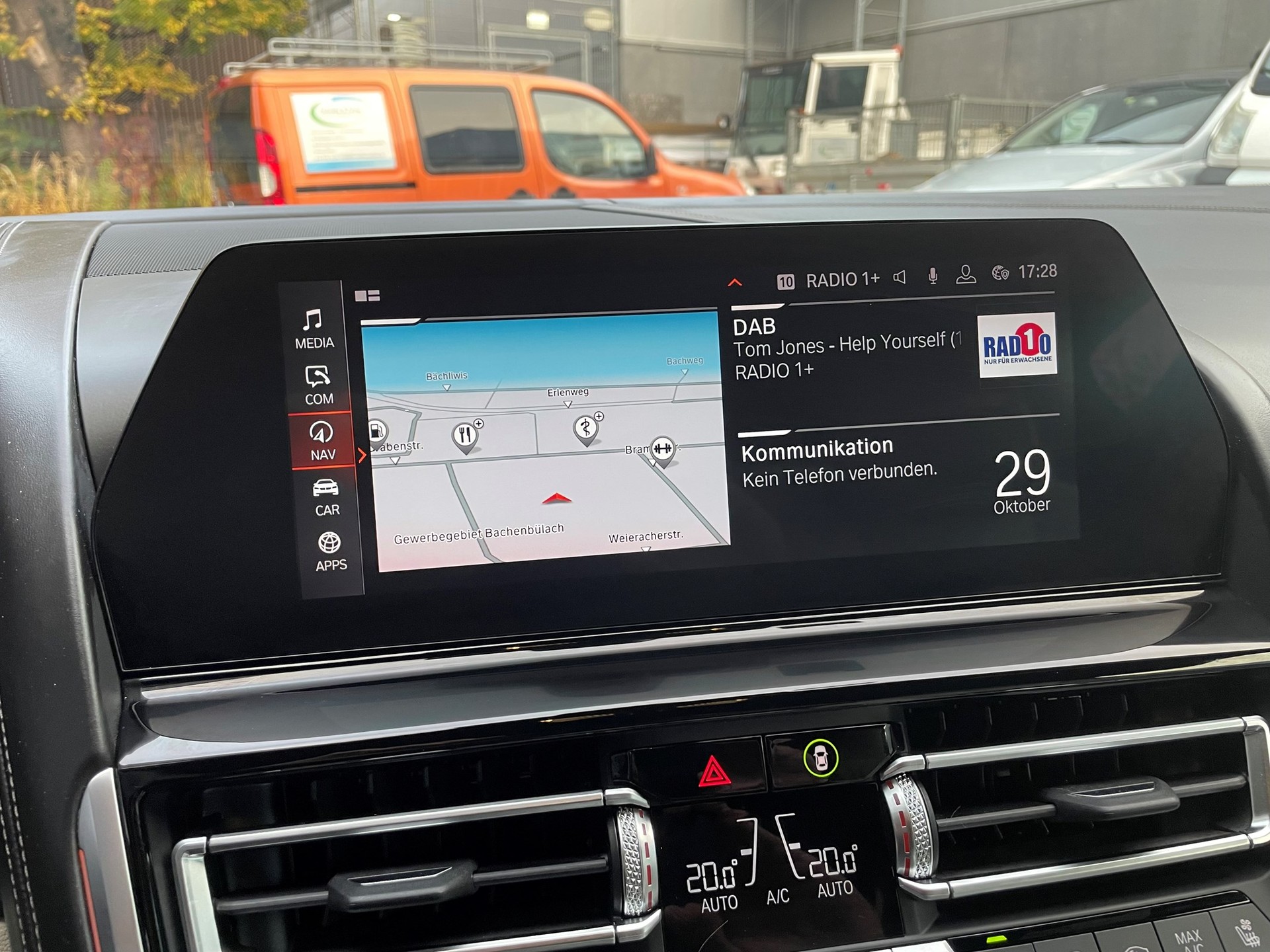 BMW M850i xDrive-image-13