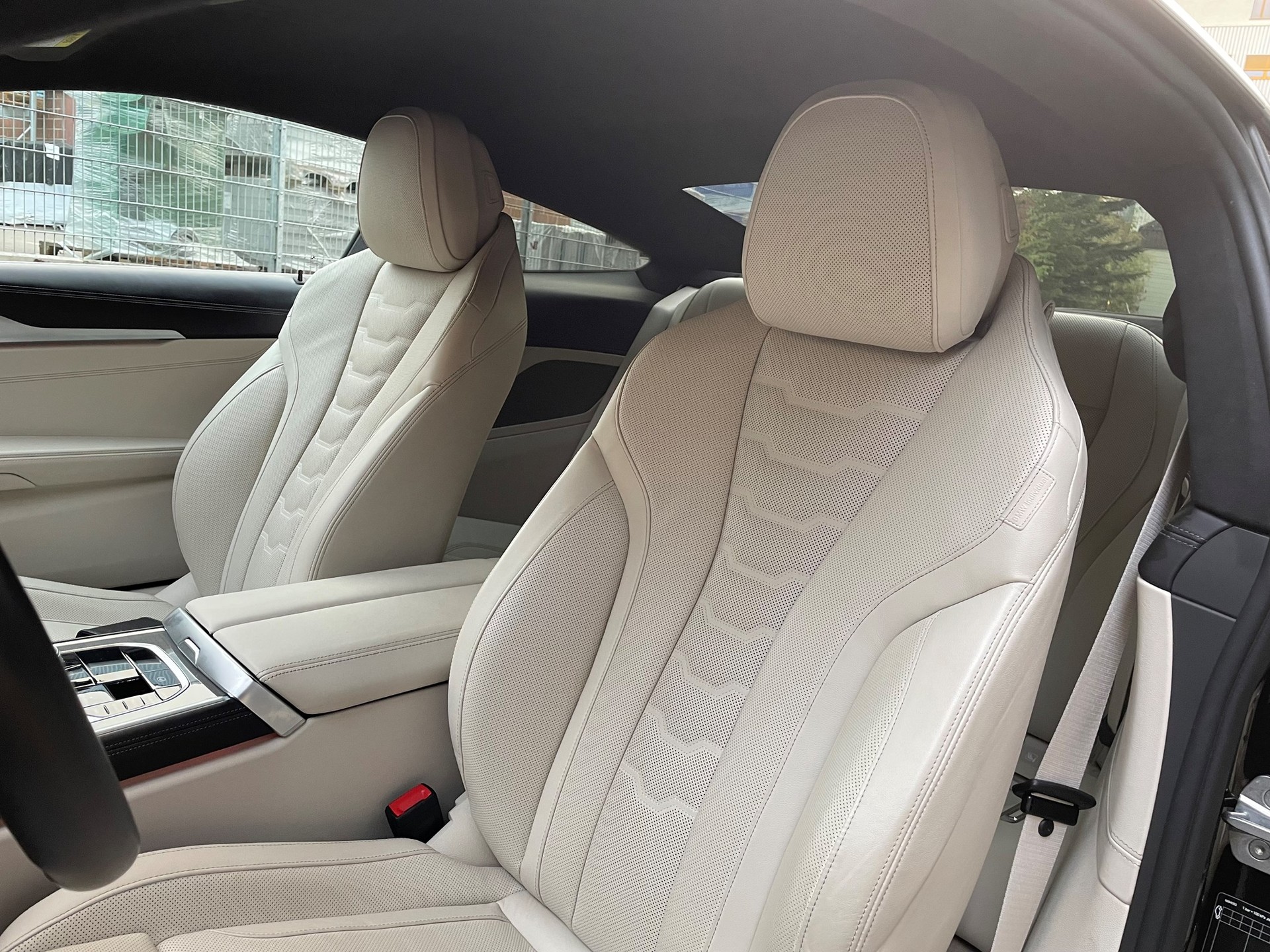 BMW M850i xDrive-image-6