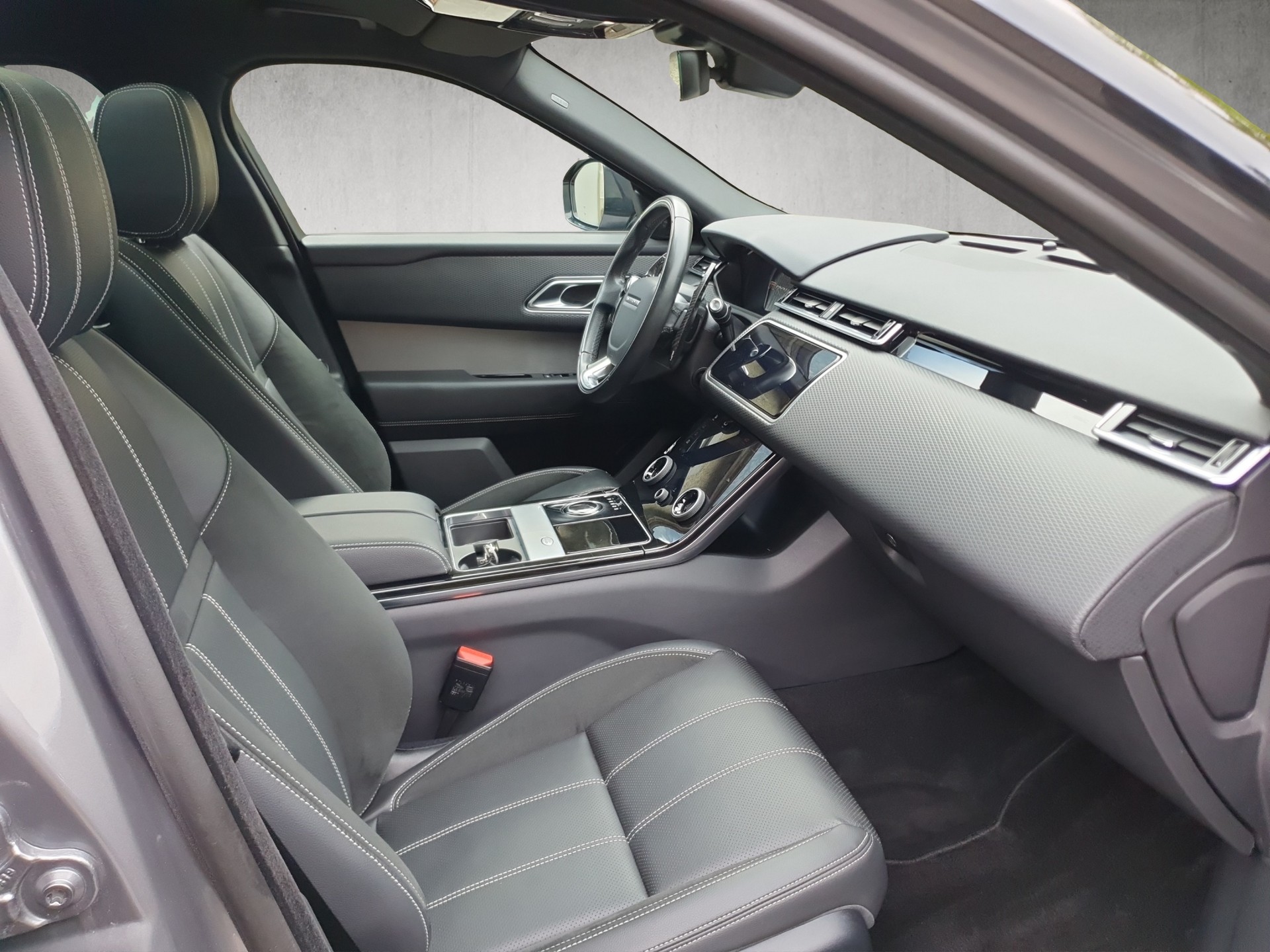 LAND ROVER RR Velar R-Dynamic D 300 S-image-15
