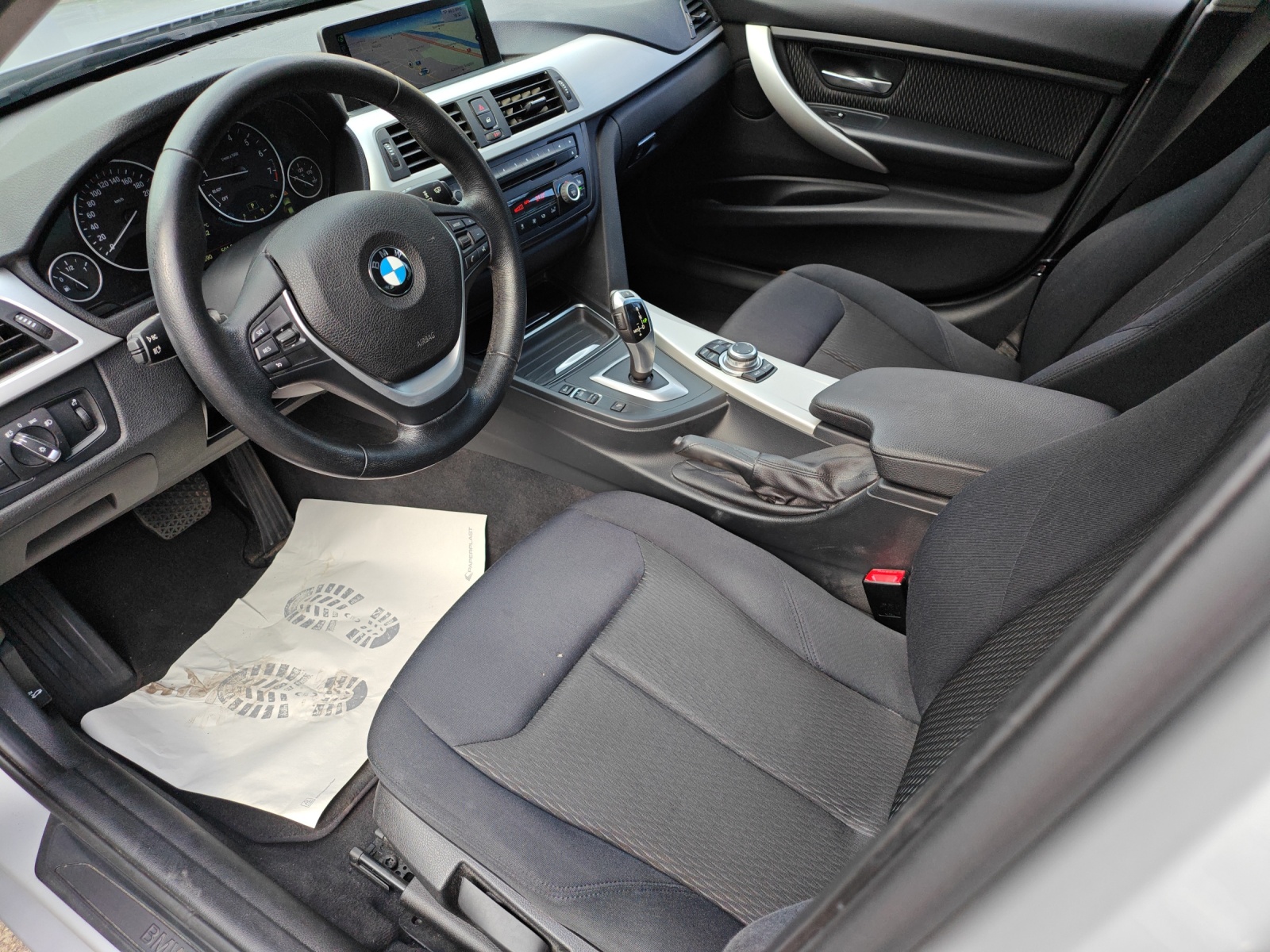 BMW 320i xDrive Steptronic [Expertise du jour + Garantie 12 mois + Service & Immat. Offerts]-image-13