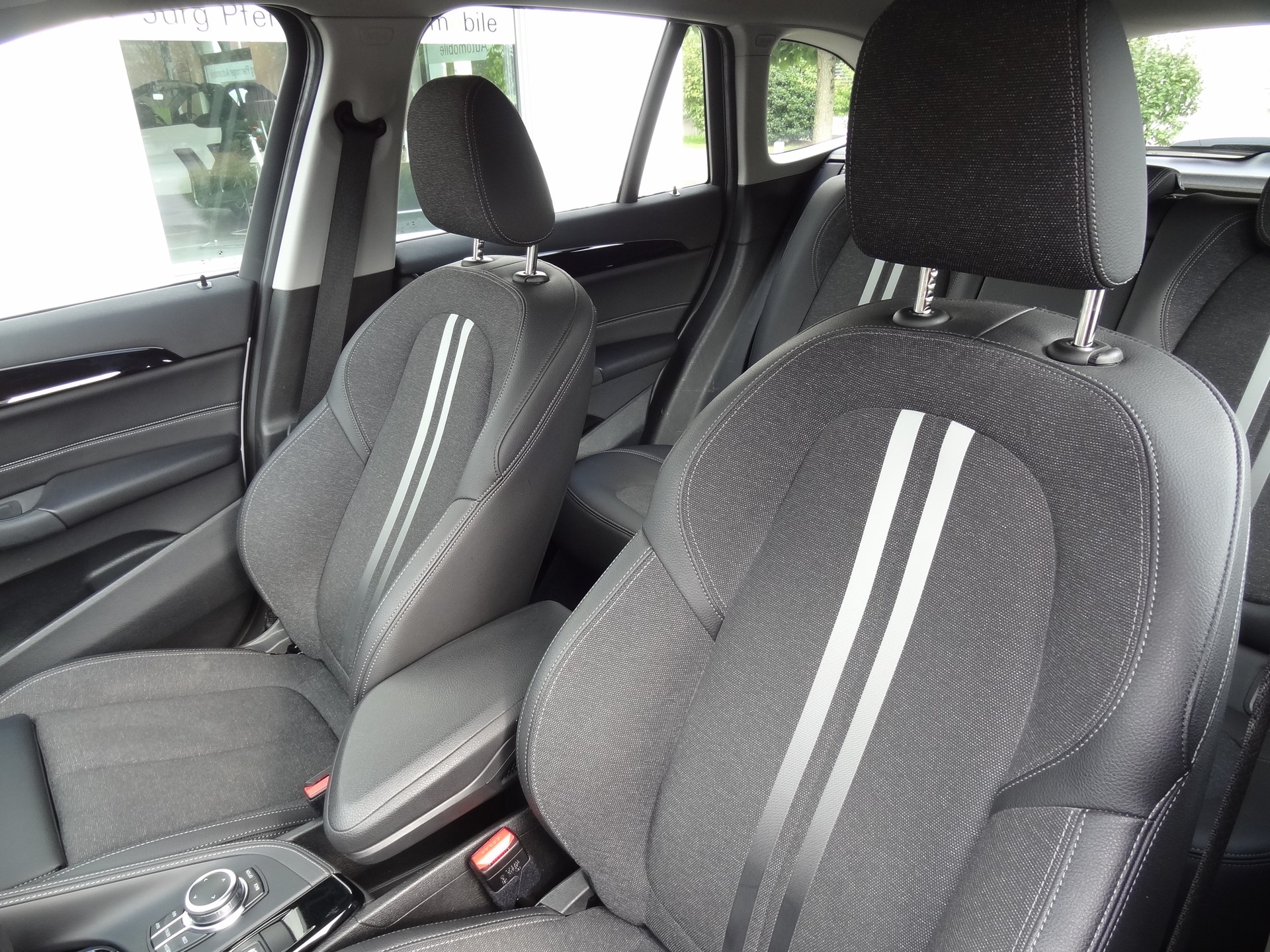 BMW X1 xDrive 25e Sport Line Steptronic-image-5