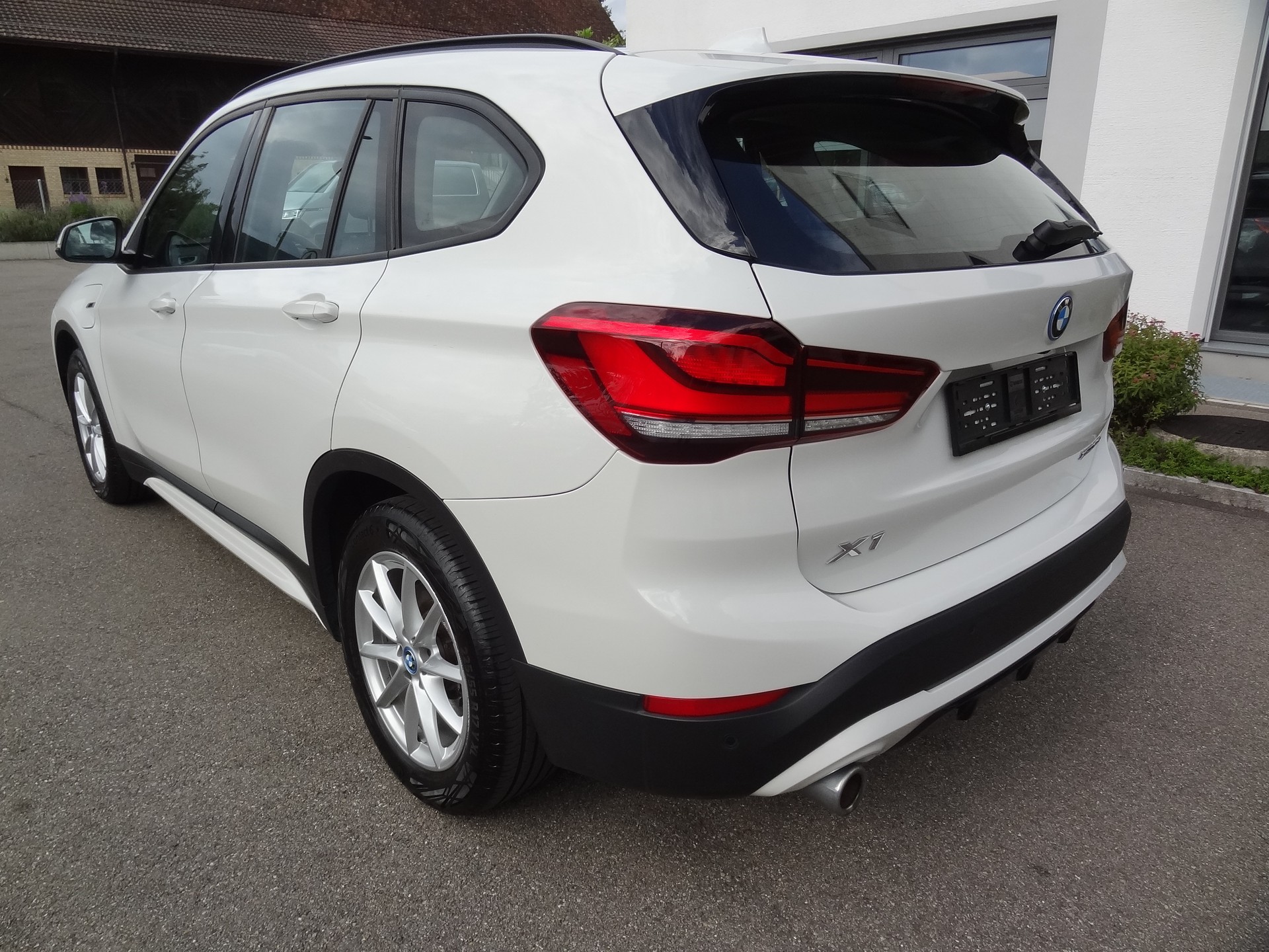 BMW X1 xDrive 25e Sport Line Steptronic-showroom-element-2