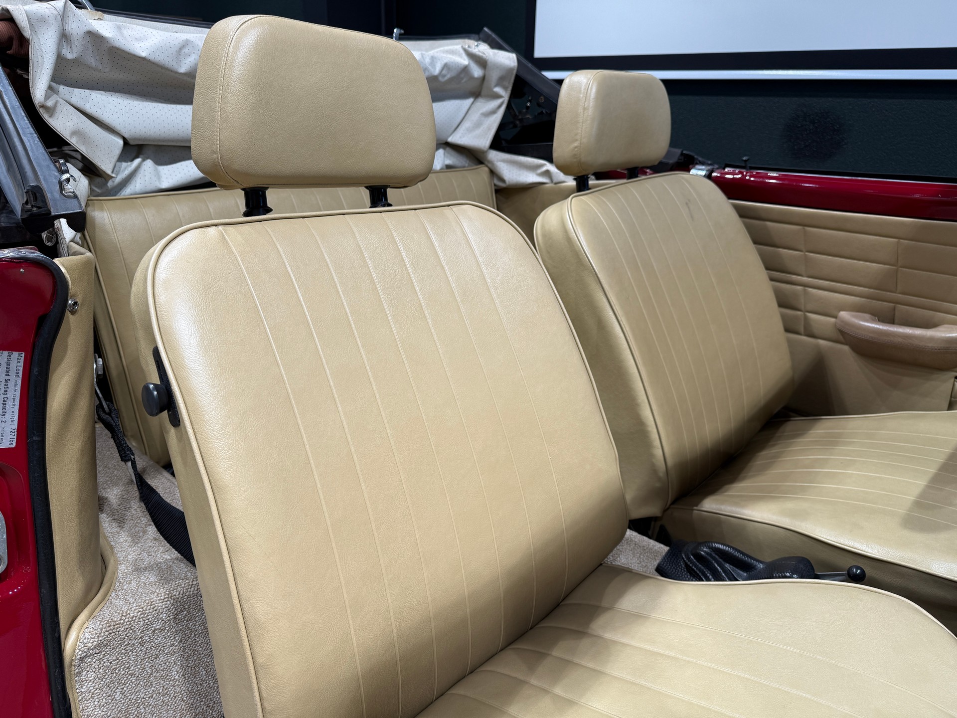 VW KARMANN-GHIA-image-18