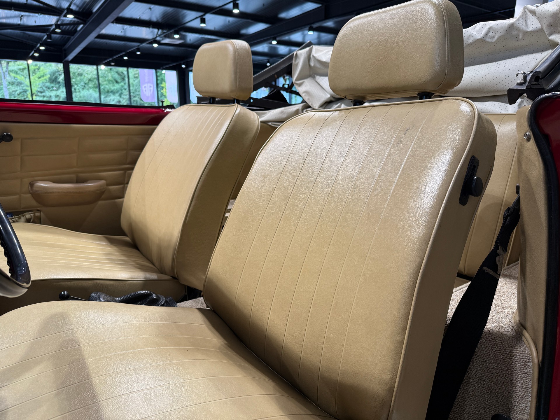 VW KARMANN-GHIA-image-17