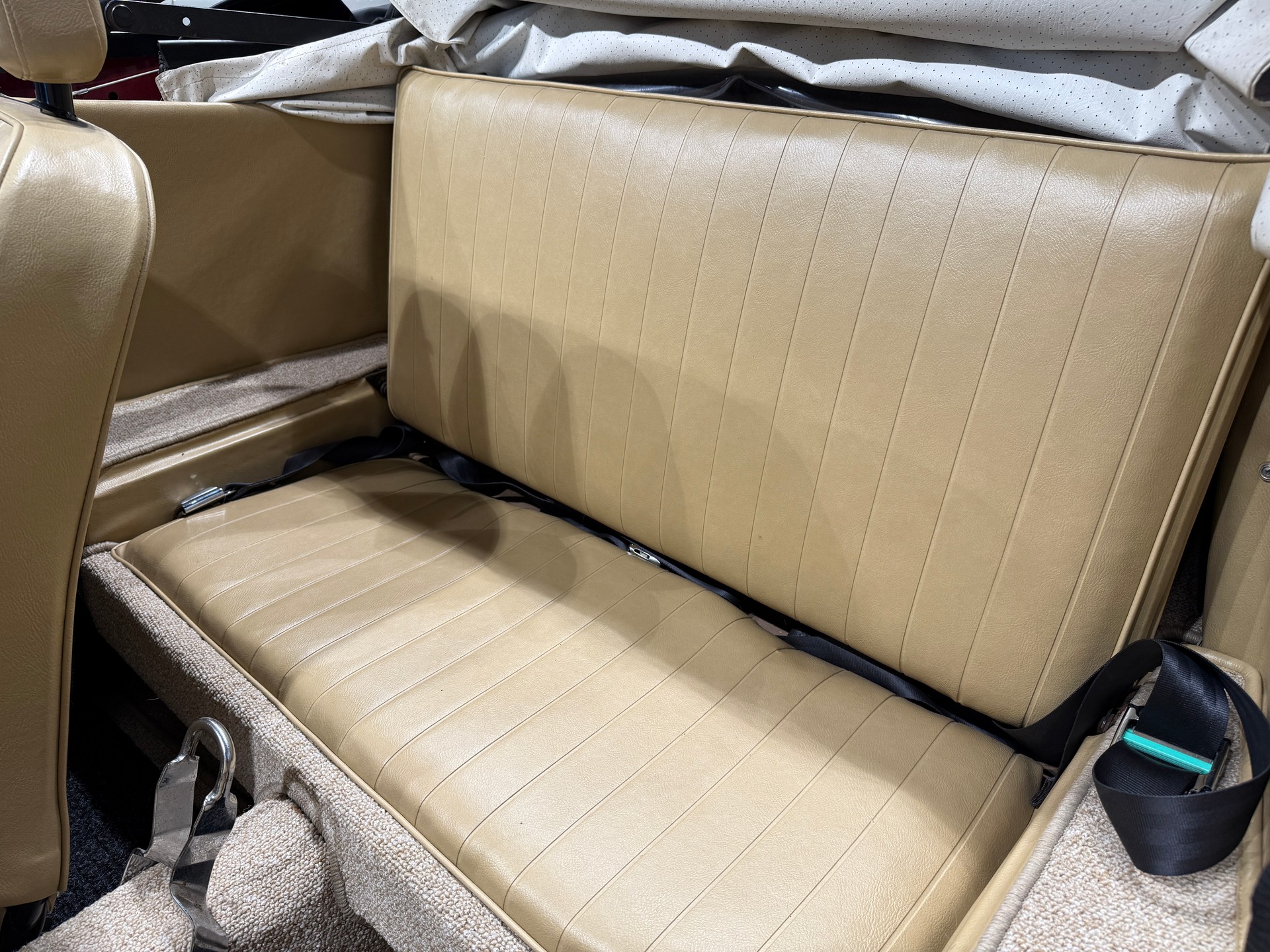 VW KARMANN-GHIA-image-19